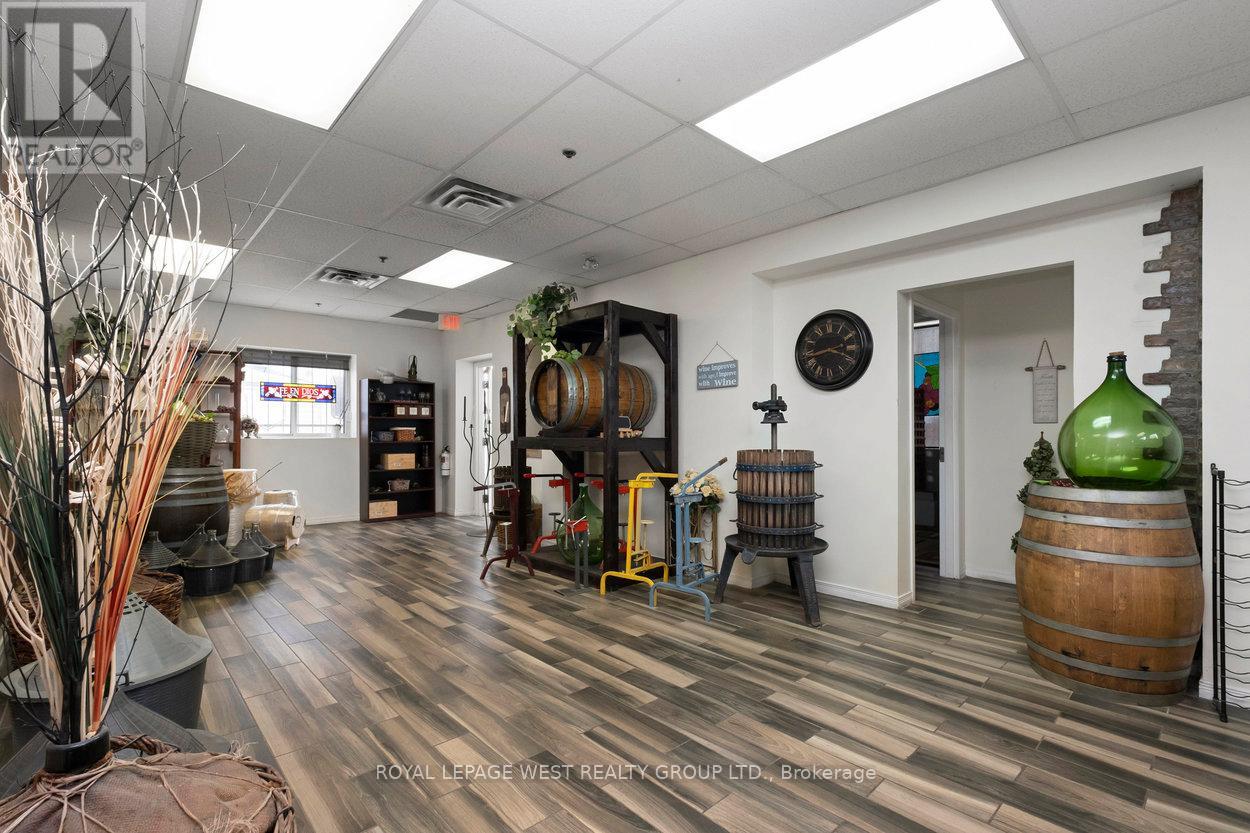 45 Densley Avenue, Toronto, Ontario  M6M 2P5 - Photo 9 - W13241976