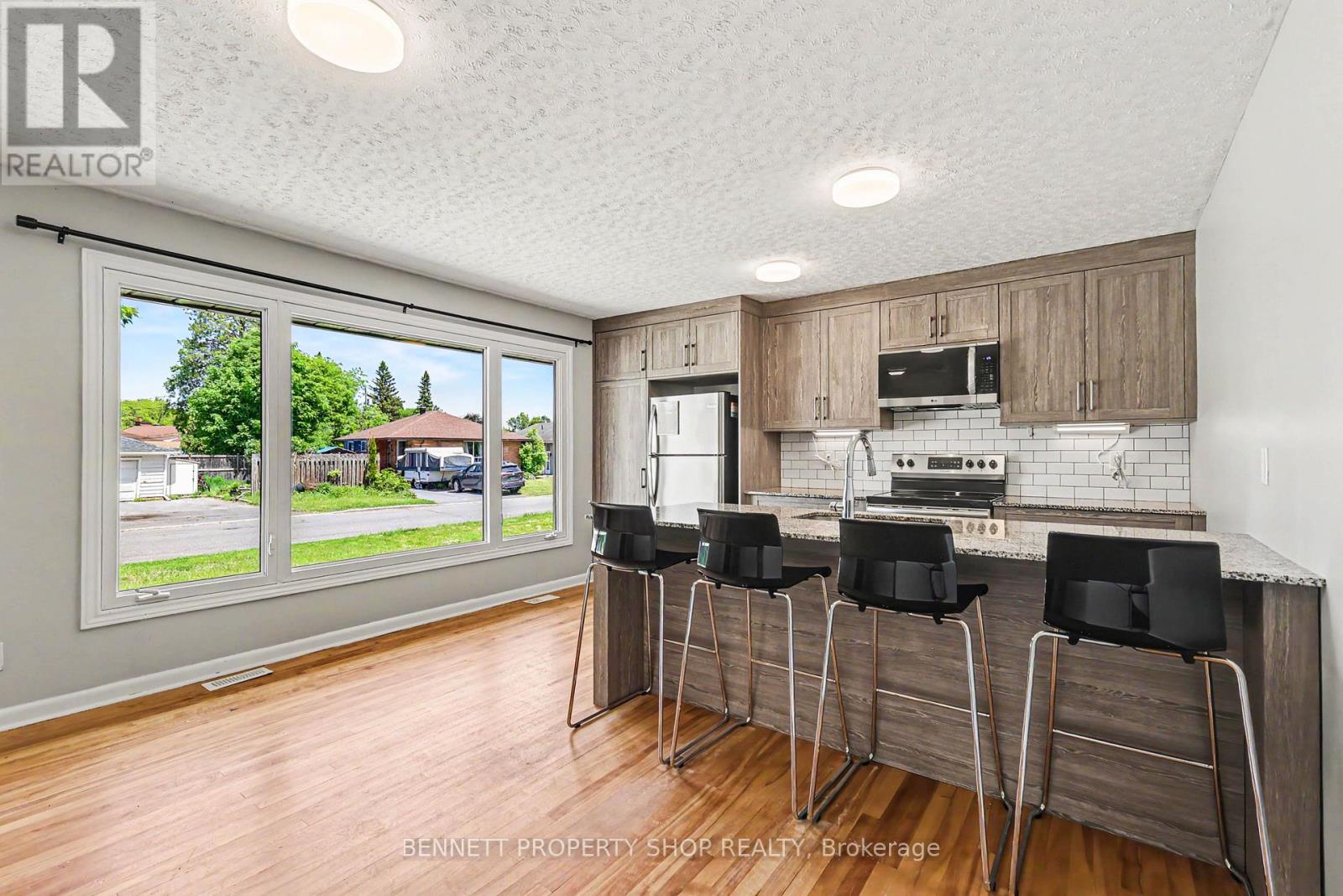 1308 Rustic Drive, Ottawa, Ontario  K2C 2Y1 - Photo 4 - X13242120