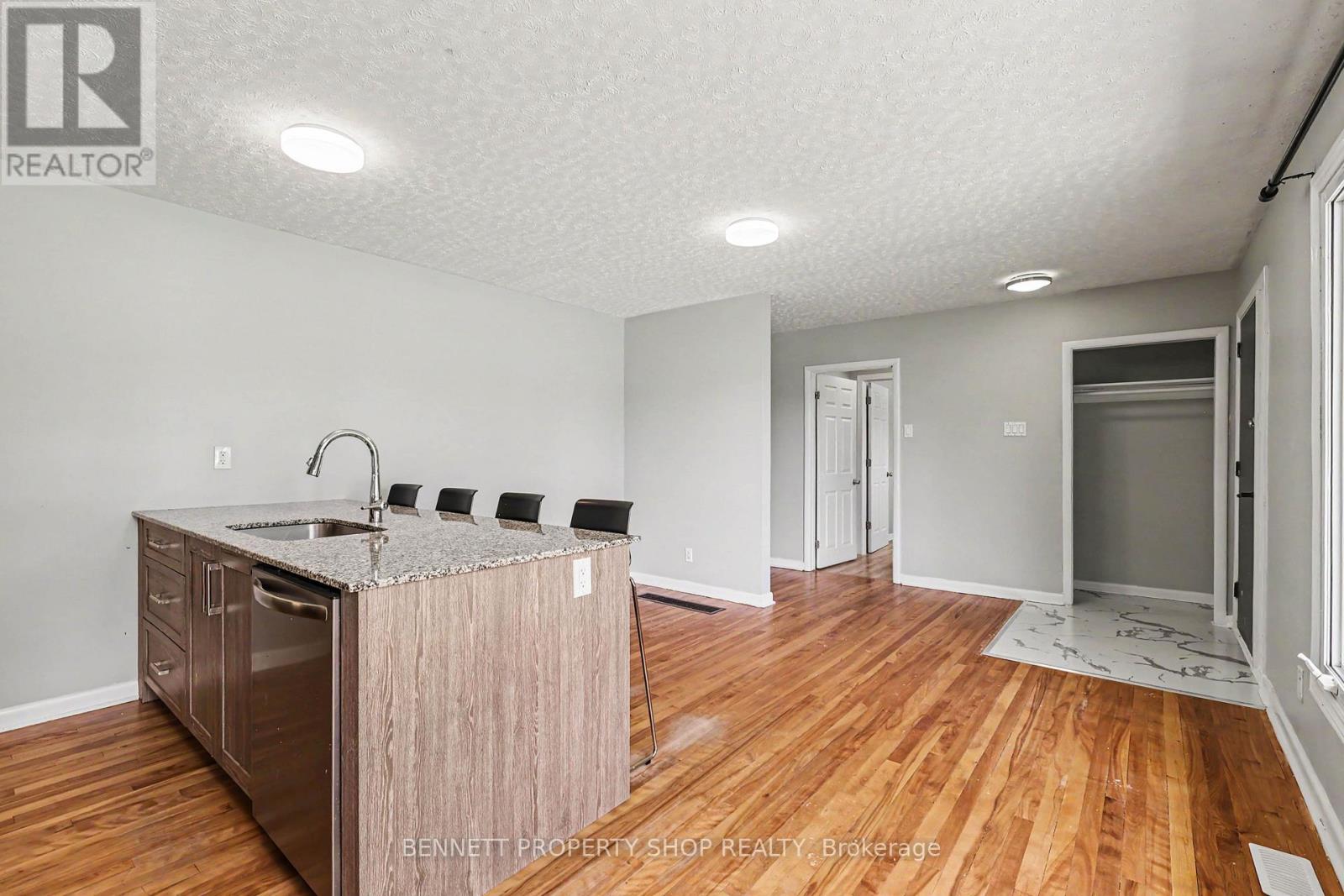 1308 Rustic Drive, Ottawa, Ontario  K2C 2Y1 - Photo 6 - X13242120