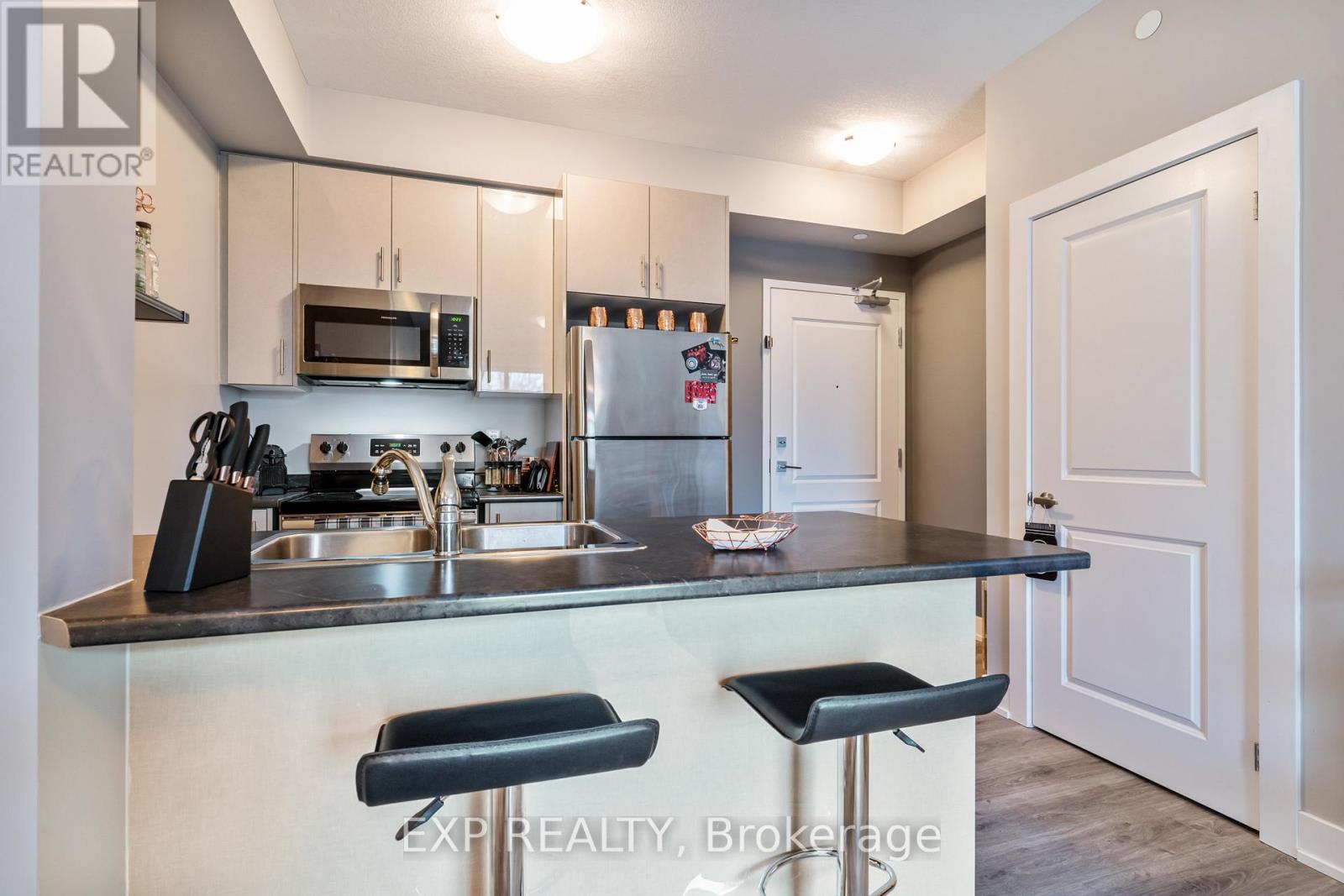 217 - 125 Shoreview Place, Hamilton, Ontario  L8E 0K3 - Photo 2 - X13241678