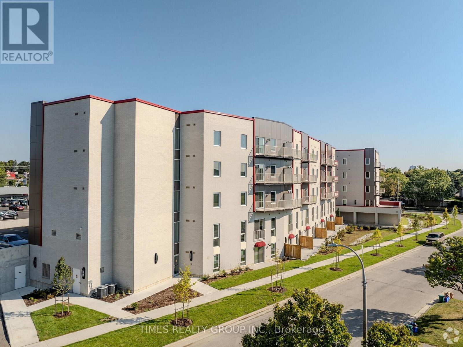 301 Westmount Road W, Kitchener, Ontario  N2M 1S3 - Photo 2 - X13241858