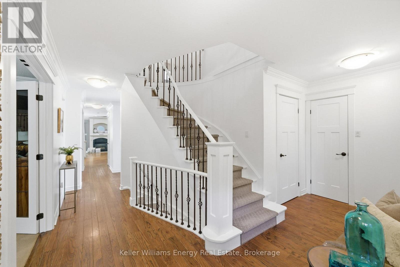 1238 Fieldstone Circle, Pickering, Ontario  L1X 1B4 - Photo 3 - E13242018