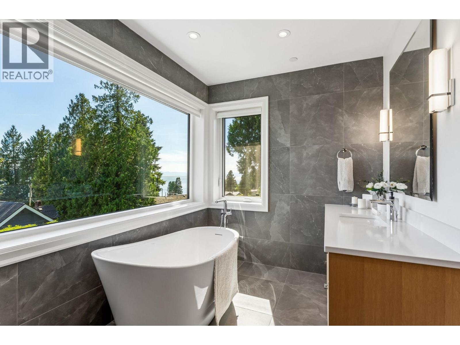 2668 Haywood Avenue, West Vancouver, British Columbia  V7V 1Y6 - Photo 23 - R3132262