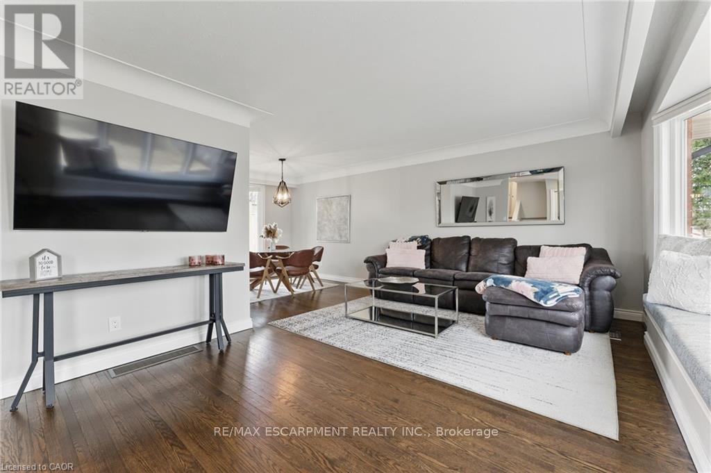 160 Council Crescent, Hamilton, Ontario  L9G 1V1 - Photo 6 - X12779476