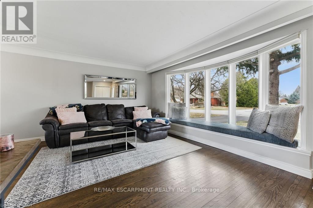160 Council Crescent, Hamilton, Ontario  L9G 1V1 - Photo 5 - X12779476