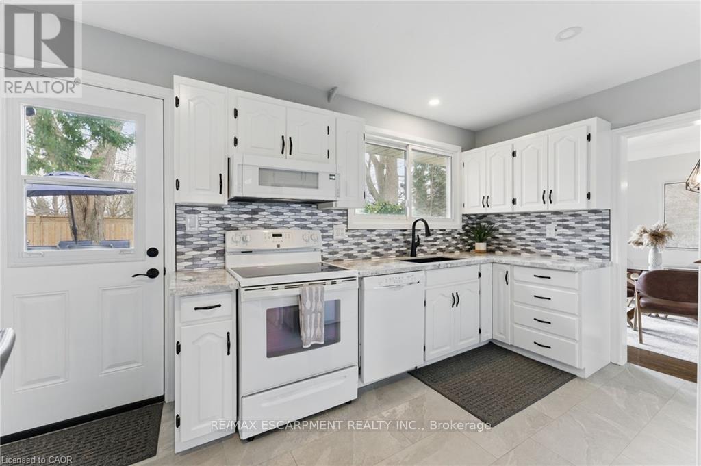 160 Council Crescent, Hamilton, Ontario  L9G 1V1 - Photo 10 - X12779476