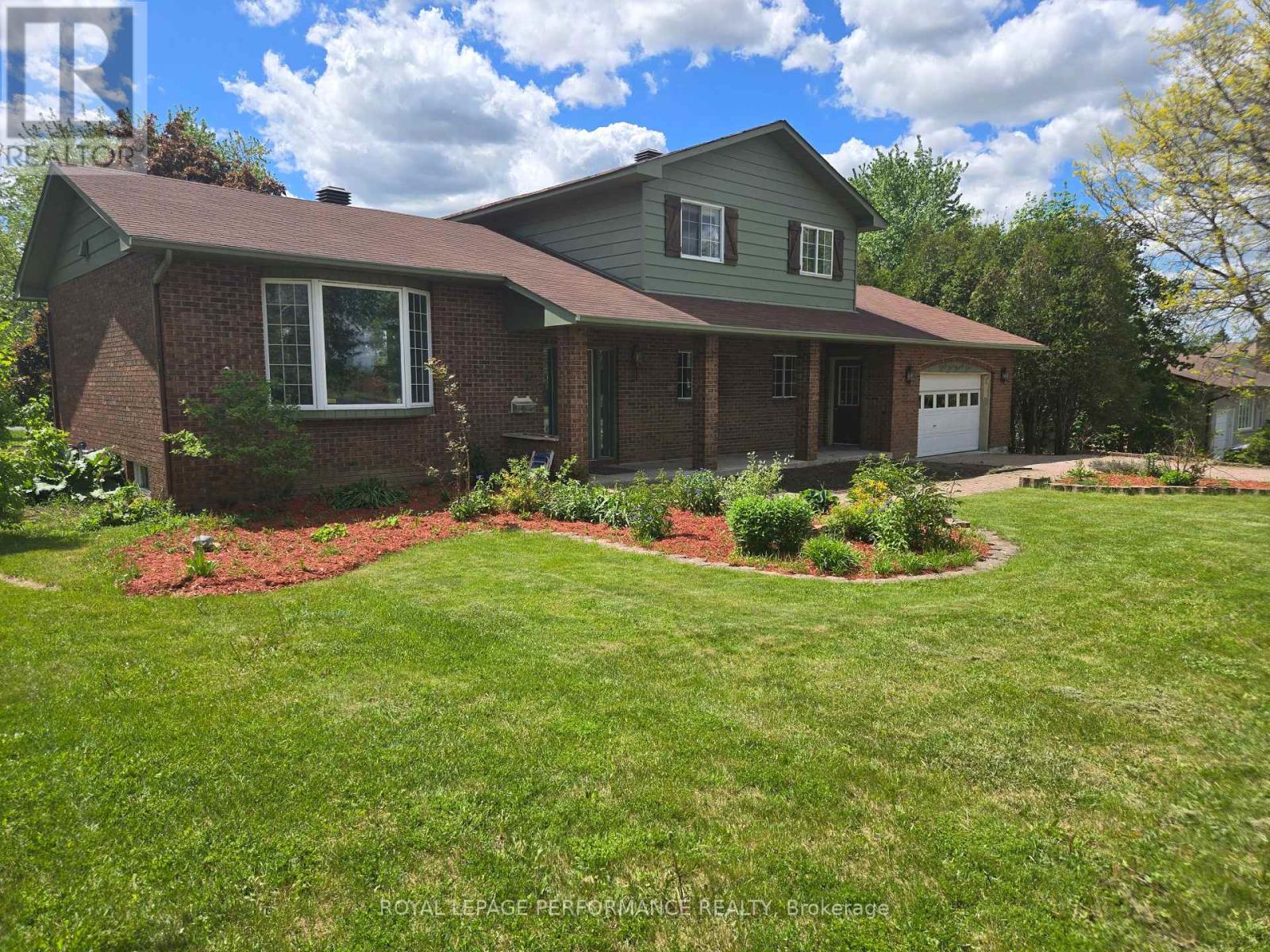 3494 Marydale Avenue, South Stormont, Ontario  K6K 1N9 - Photo 1 - X13242016