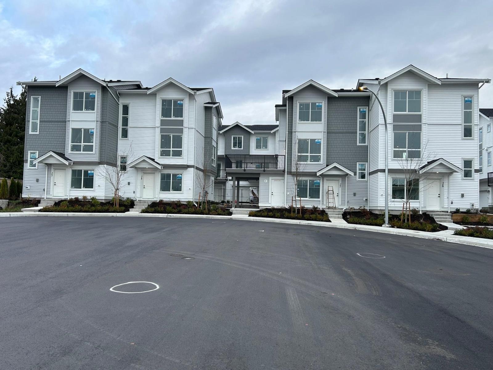 4 30501 Robin Drive, Abbotsford, British Columbia  V2T 6Y5 - Photo 2 - R3101273