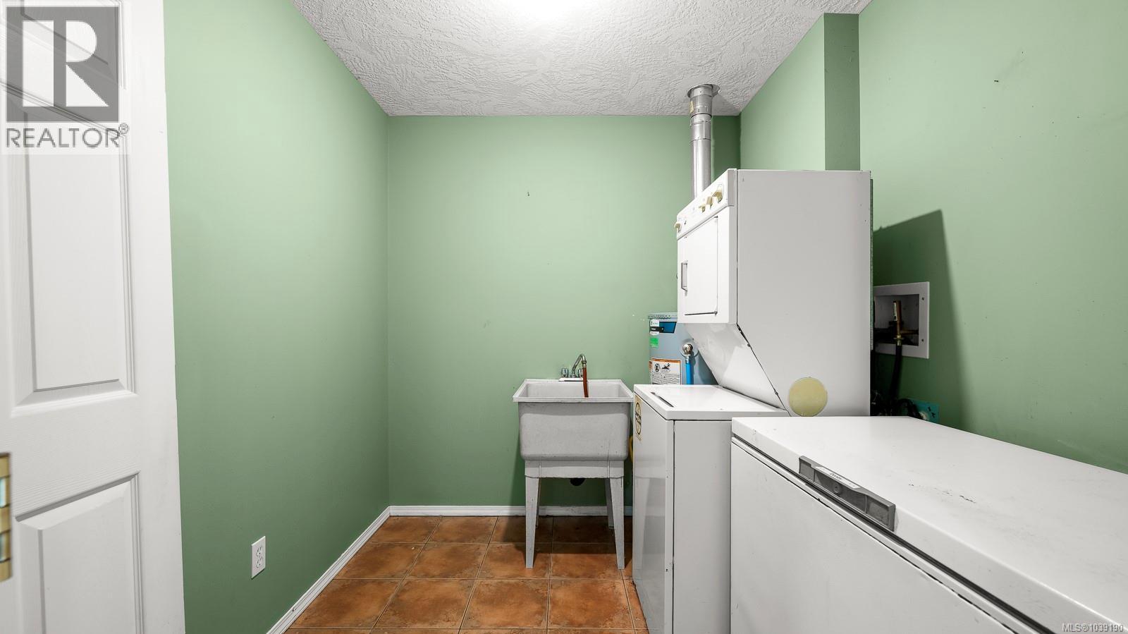 3351 Crescent St, Cumberland, British Columbia  V0R 1S0 - Photo 17 - 1039190