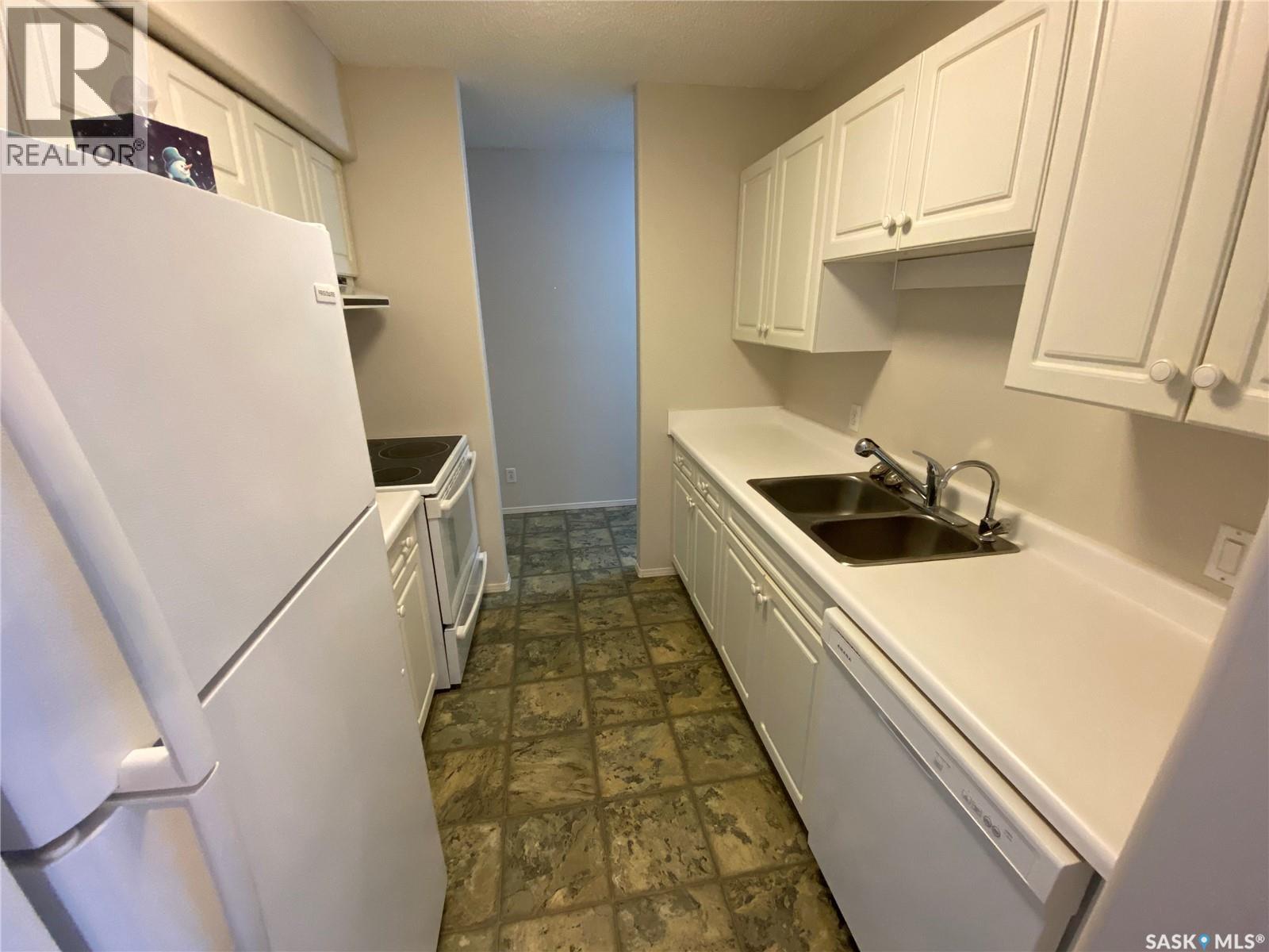203 57 Russell Drive, Yorkton, Saskatchewan  S3N 4B6 - Photo 3 - SK038009