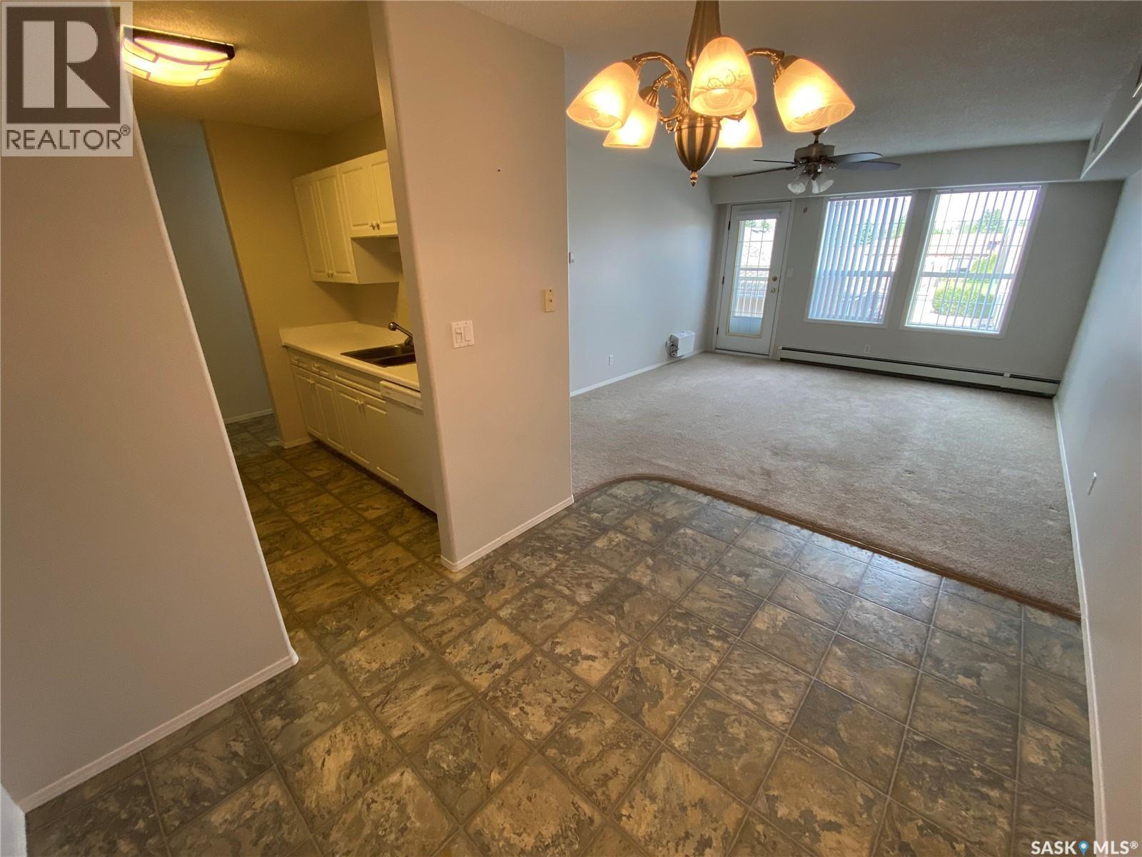 203 57 Russell Drive, Yorkton, Saskatchewan  S3N 4B6 - Photo 5 - SK038009
