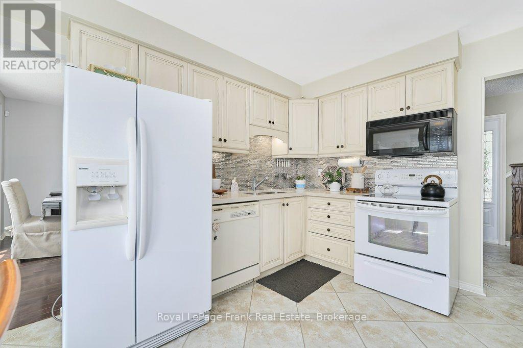 803 Linden Court, Whitby, Ontario  L1N 7K6 - Photo 11 - E13242356