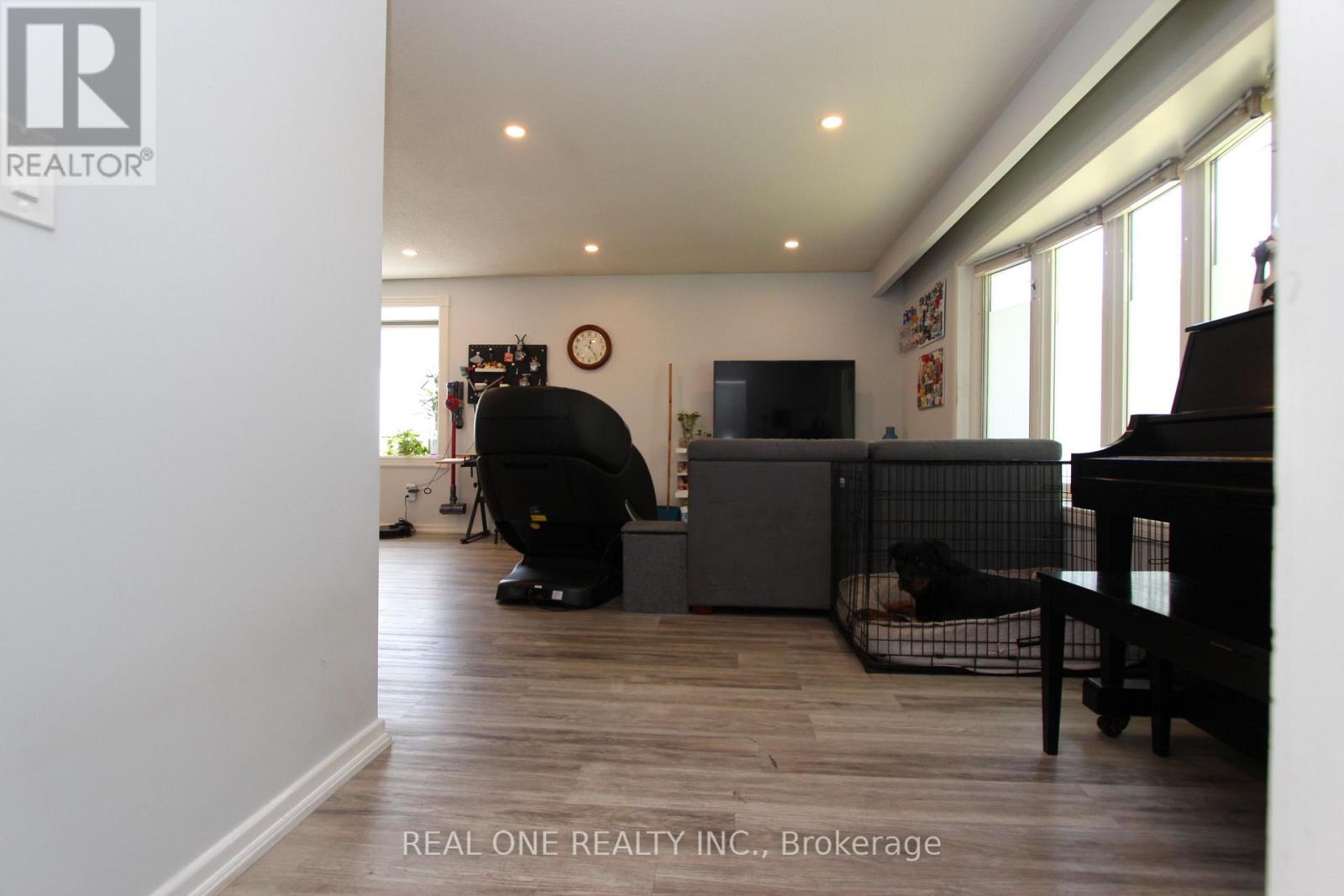 25 Bigwin Drive, Aurora, Ontario  L4G 3C4 - Photo 6 - N13242126