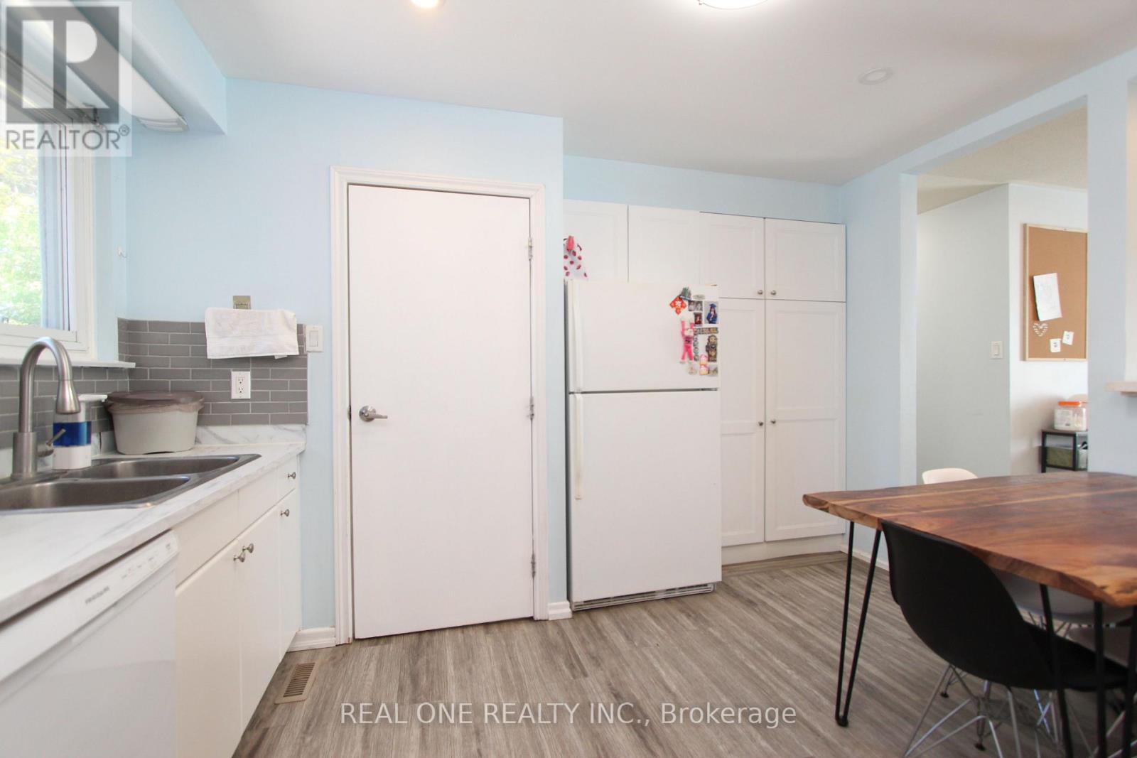 25 Bigwin Drive, Aurora, Ontario  L4G 3C4 - Photo 8 - N13242126