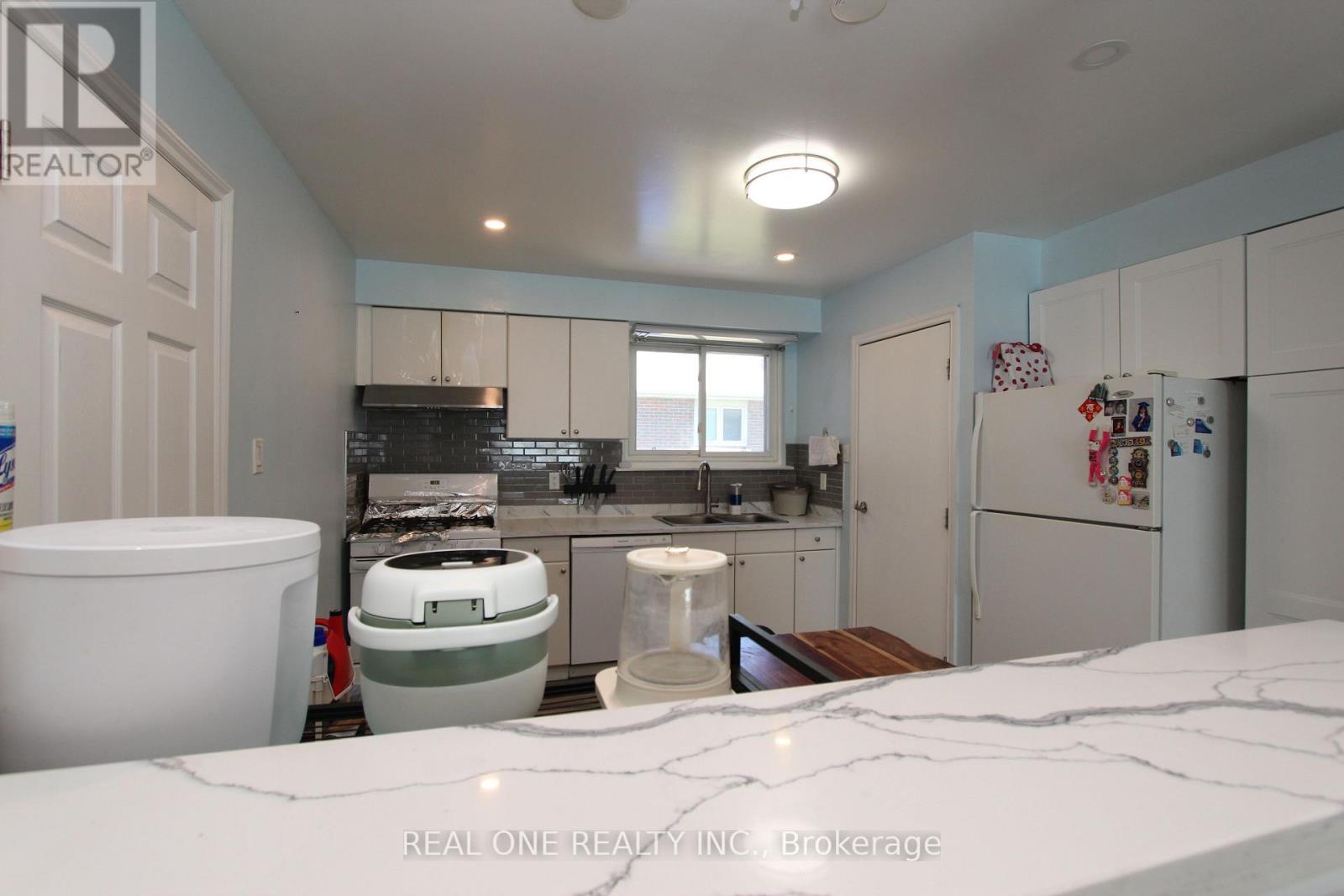 25 Bigwin Drive, Aurora, Ontario  L4G 3C4 - Photo 9 - N13242126