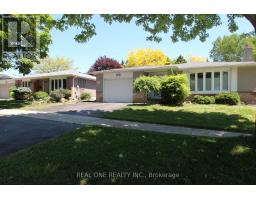 25 BIGWIN DRIVE, Aurora, Ontario