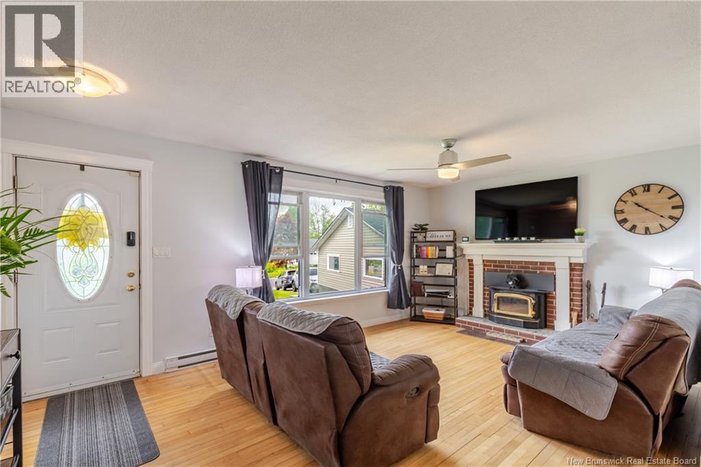 281 Canterbury Drive, Fredericton, New Brunswick  E3B 4M2 - Photo 5 - NB141090