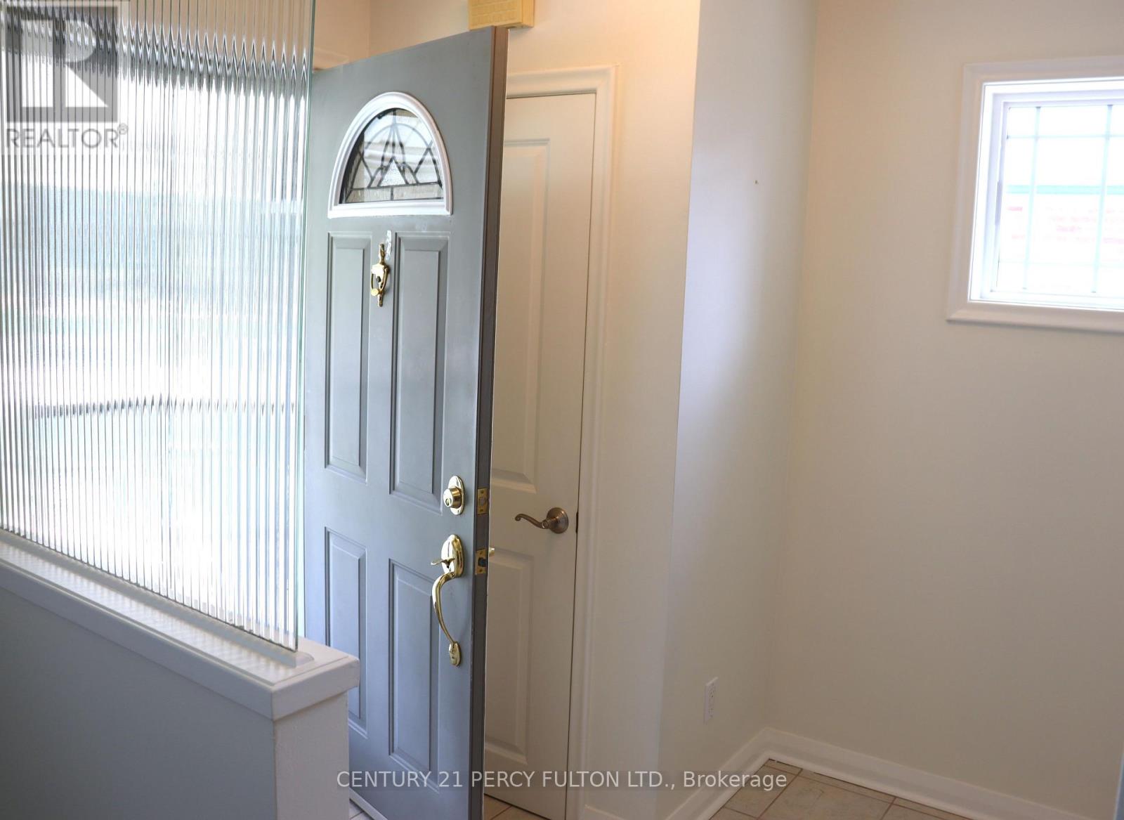 110 Gilroy Drive, Toronto, Ontario  M1P 2A1 - Photo 7 - E13241256