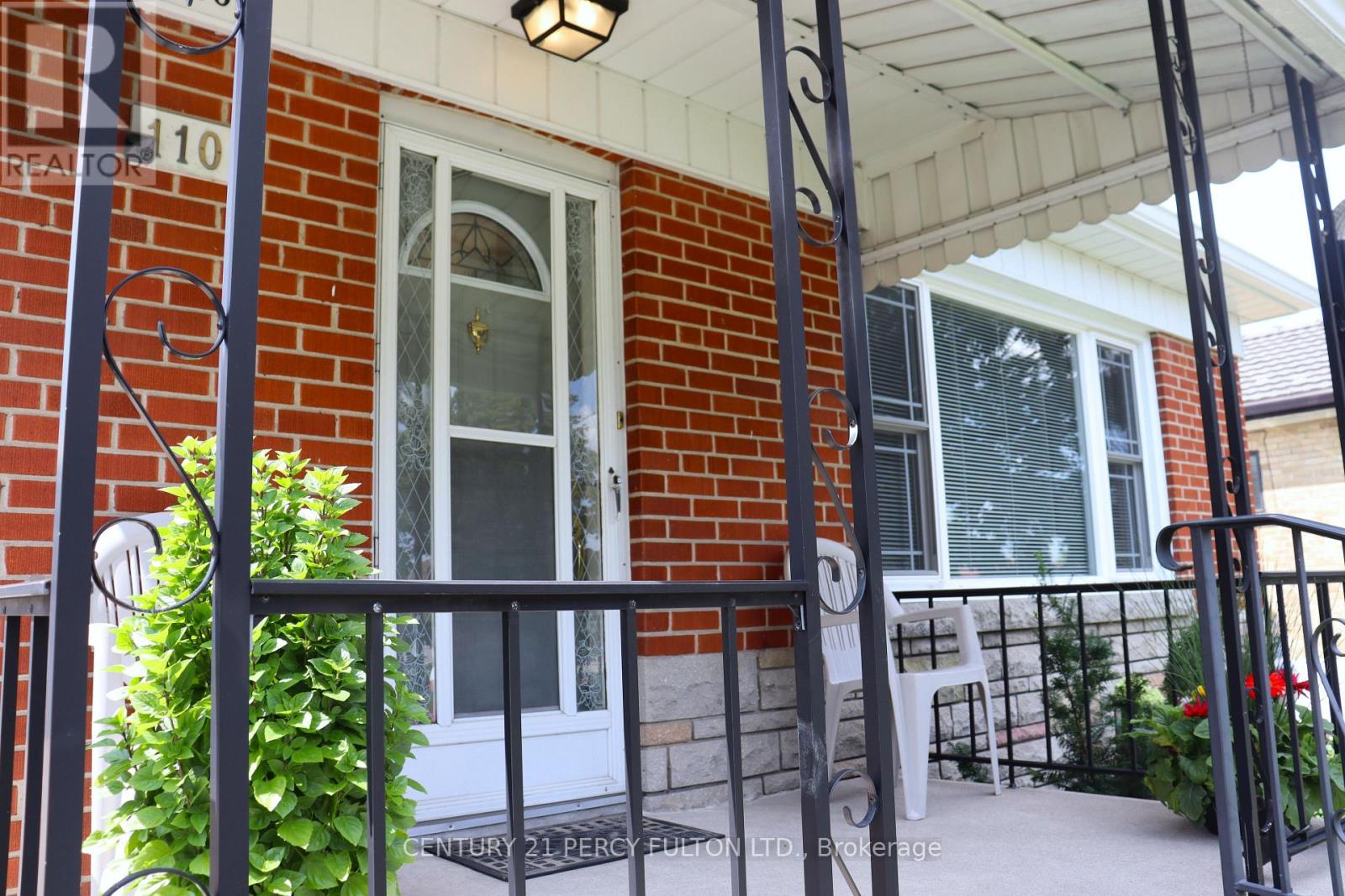 110 Gilroy Drive, Toronto, Ontario  M1P 2A1 - Photo 6 - E13241256
