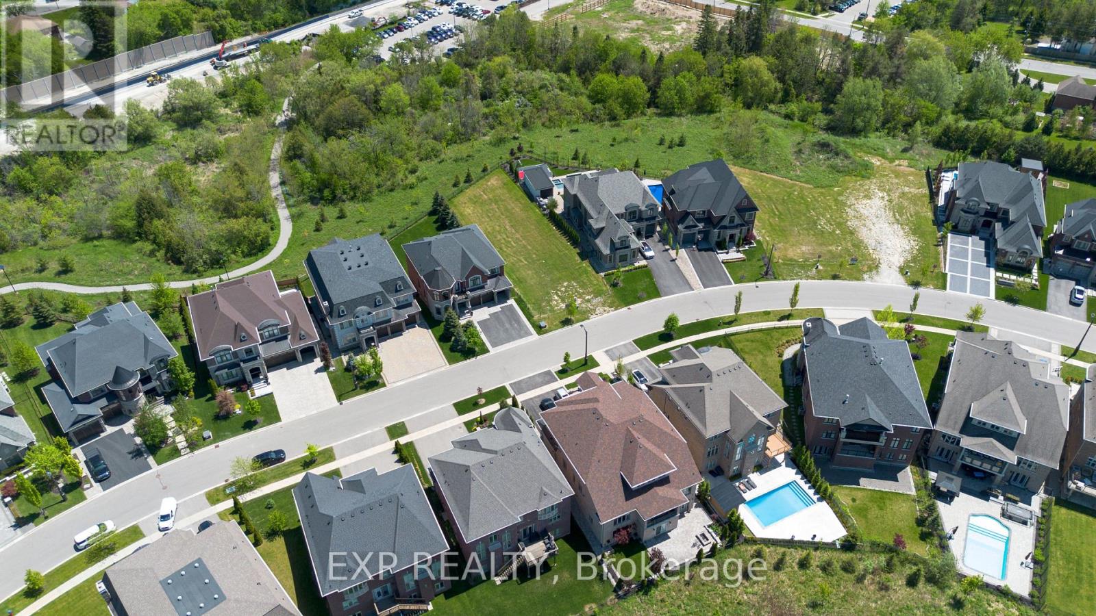 25 Hogan Court, King, Ontario  L7B 1C9 - Photo 2 - N13242216