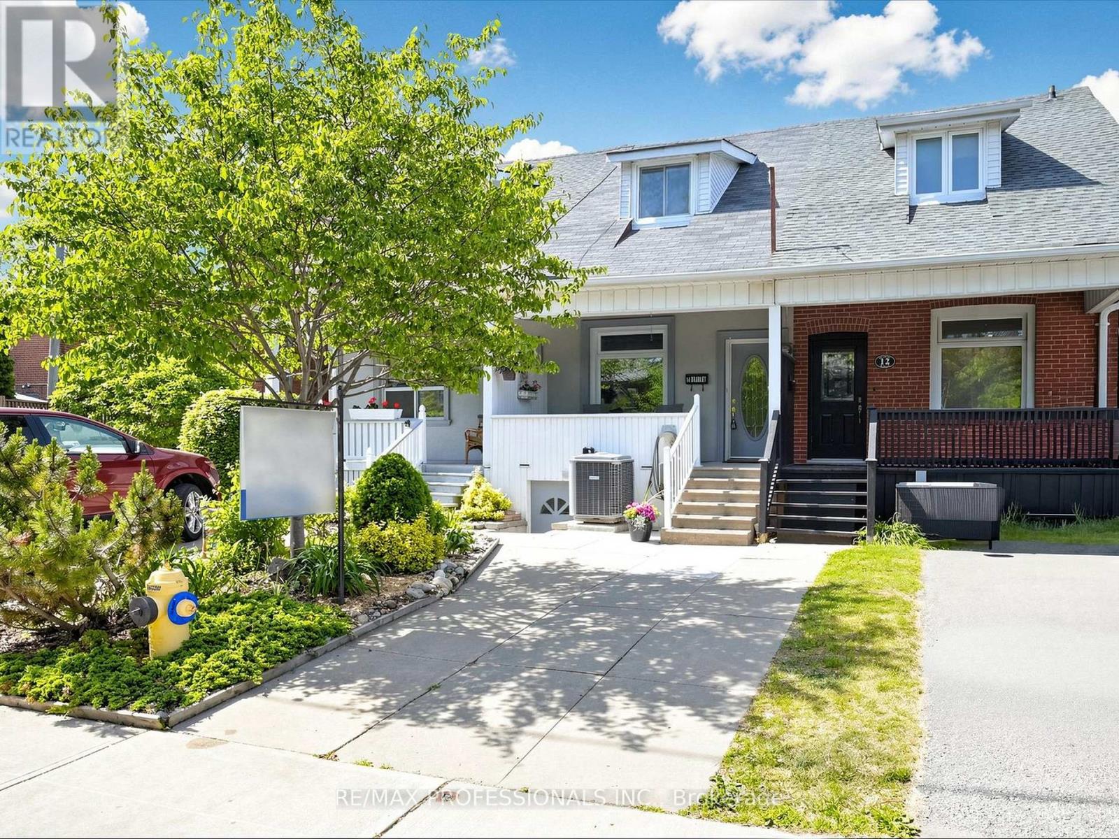 14 Bradley Avenue, Toronto, Ontario  M6S 2N1 - Photo 2 - W13233928