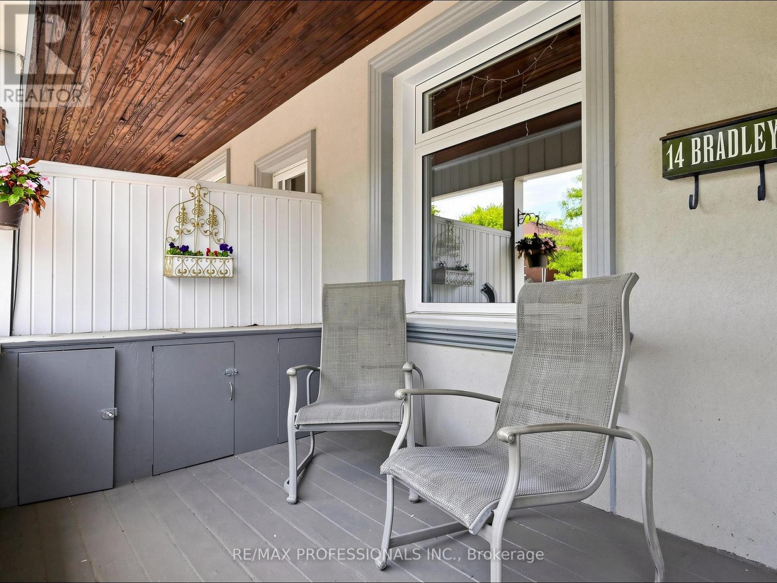 14 Bradley Avenue, Toronto, Ontario  M6S 2N1 - Photo 3 - W13233928