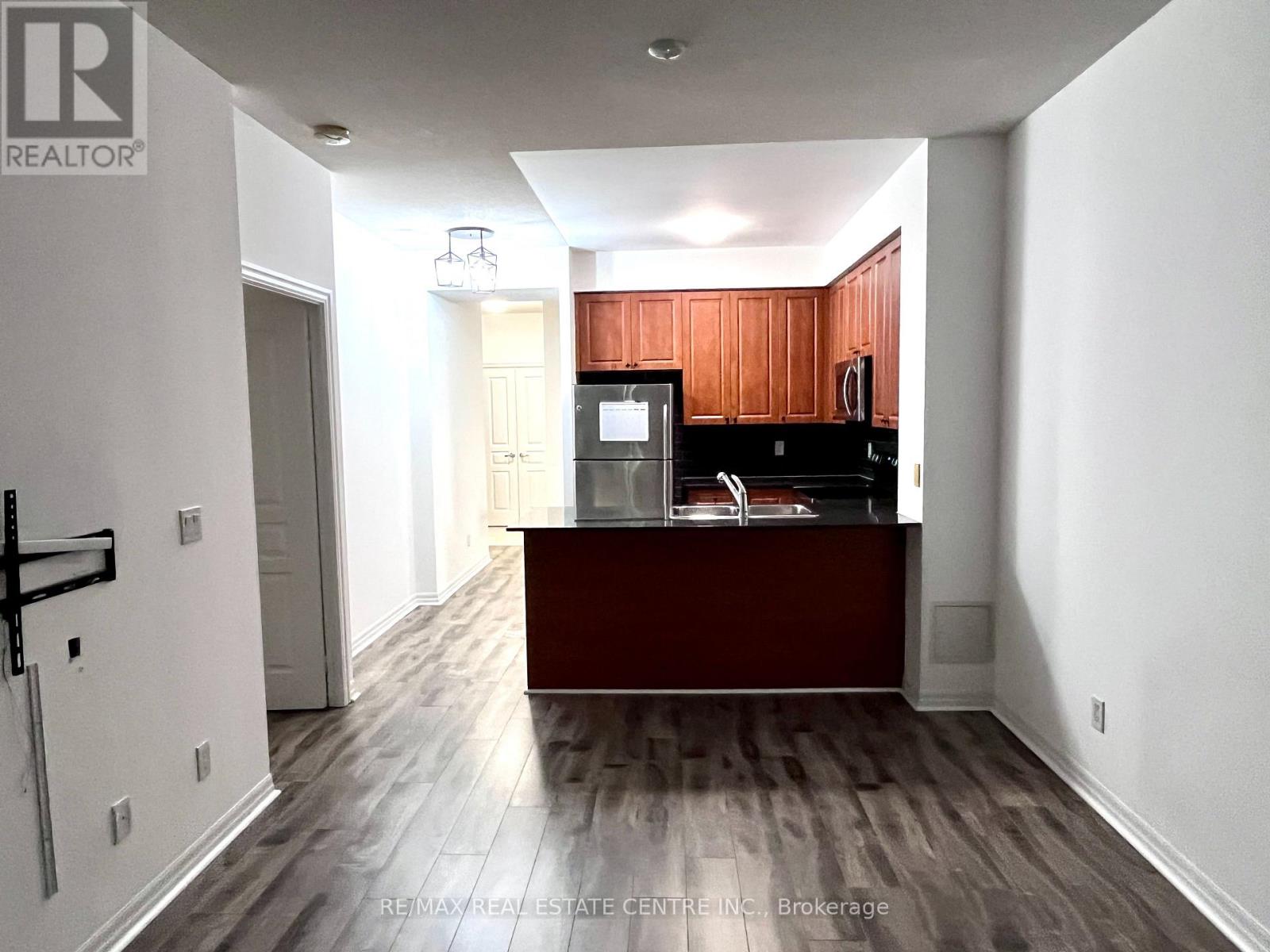907 - 225 Webb Drive, Mississauga, Ontario  L5B 3Y5 - Photo 4 - W13242006