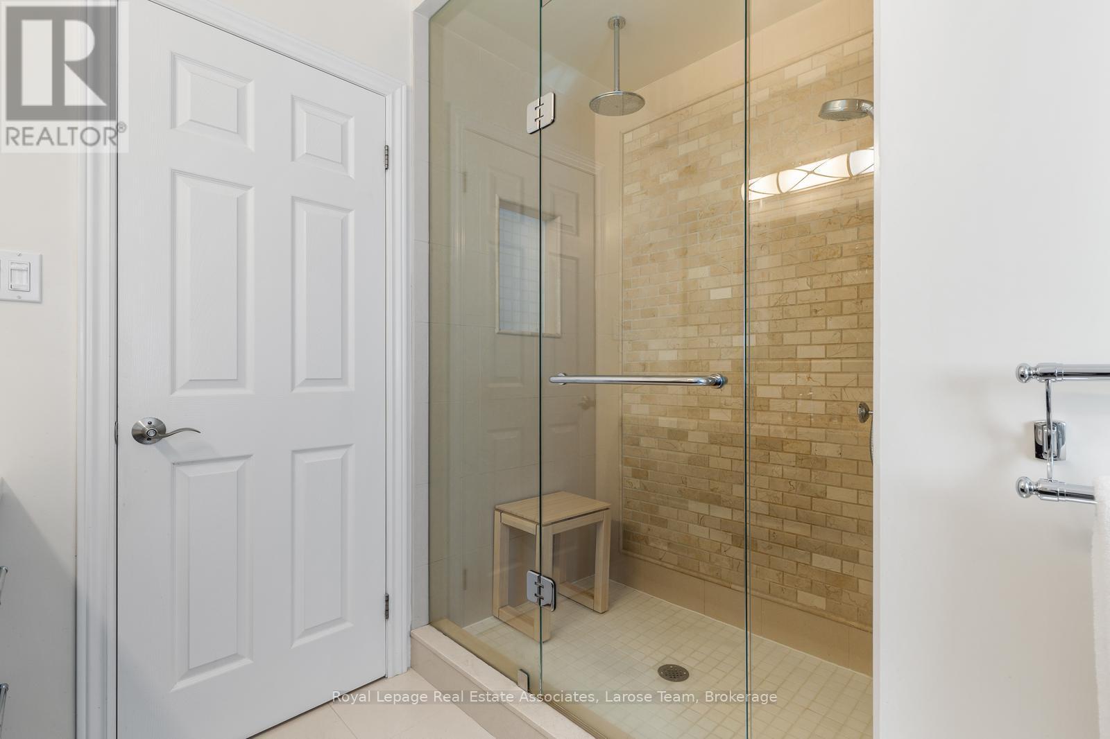 1481 Glenwatson Drive, Mississauga, Ontario  L5E 2V8 - Photo 22 - W13242024