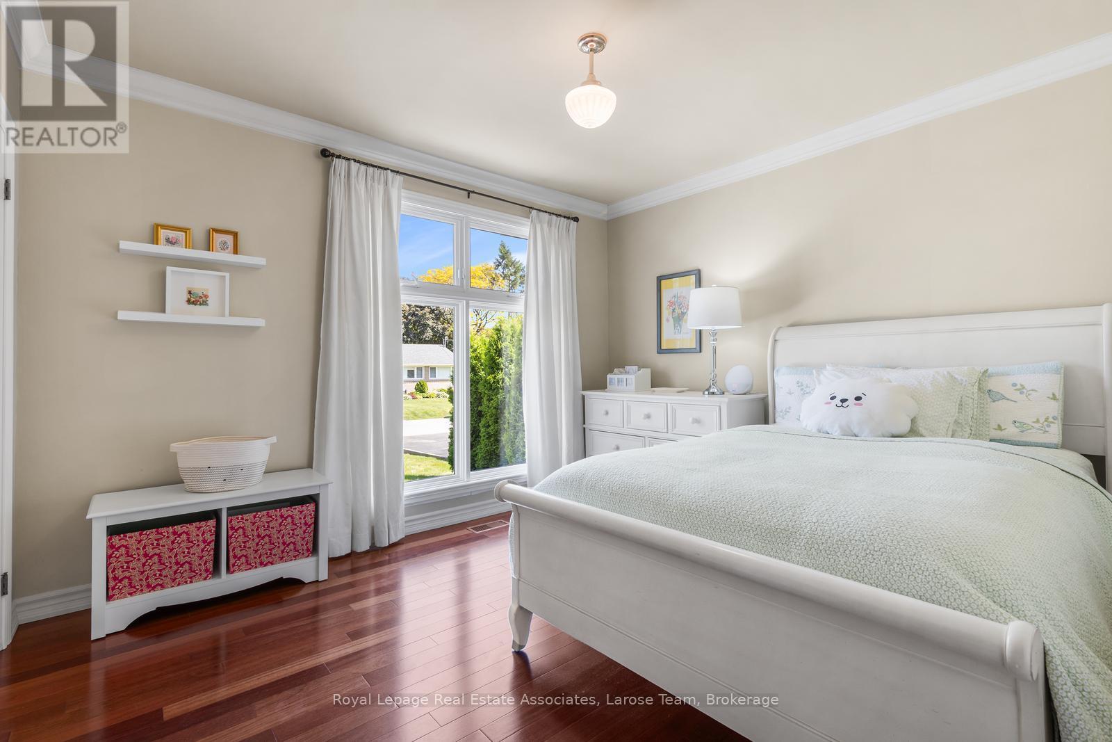 1481 Glenwatson Drive, Mississauga, Ontario  L5E 2V8 - Photo 26 - W13242024