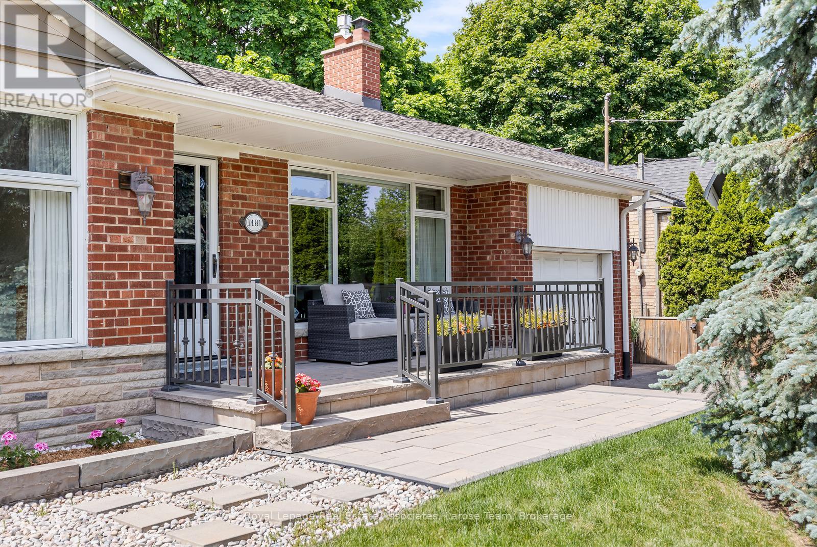 1481 Glenwatson Drive, Mississauga, Ontario  L5E 2V8 - Photo 3 - W13242024