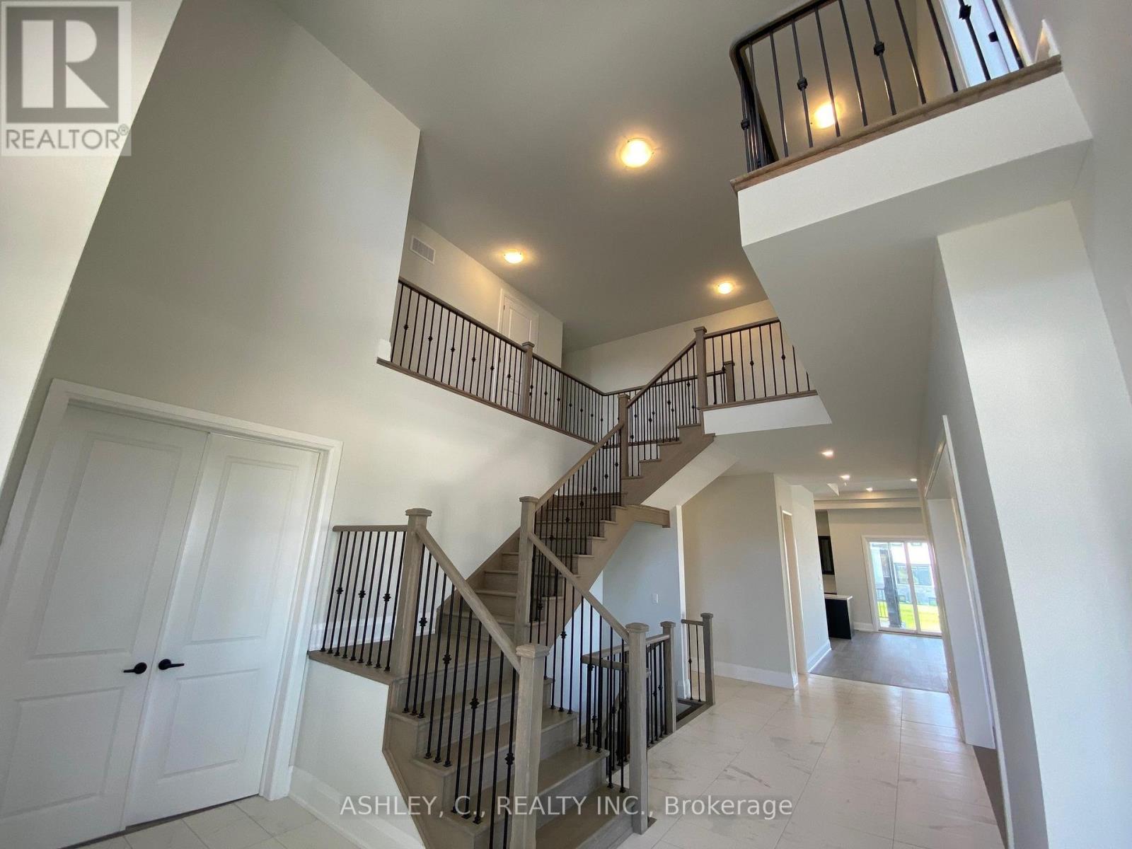 20 Chinaberry Road, Caledon, Ontario  L7K 2R7 - Photo 7 - W13242142