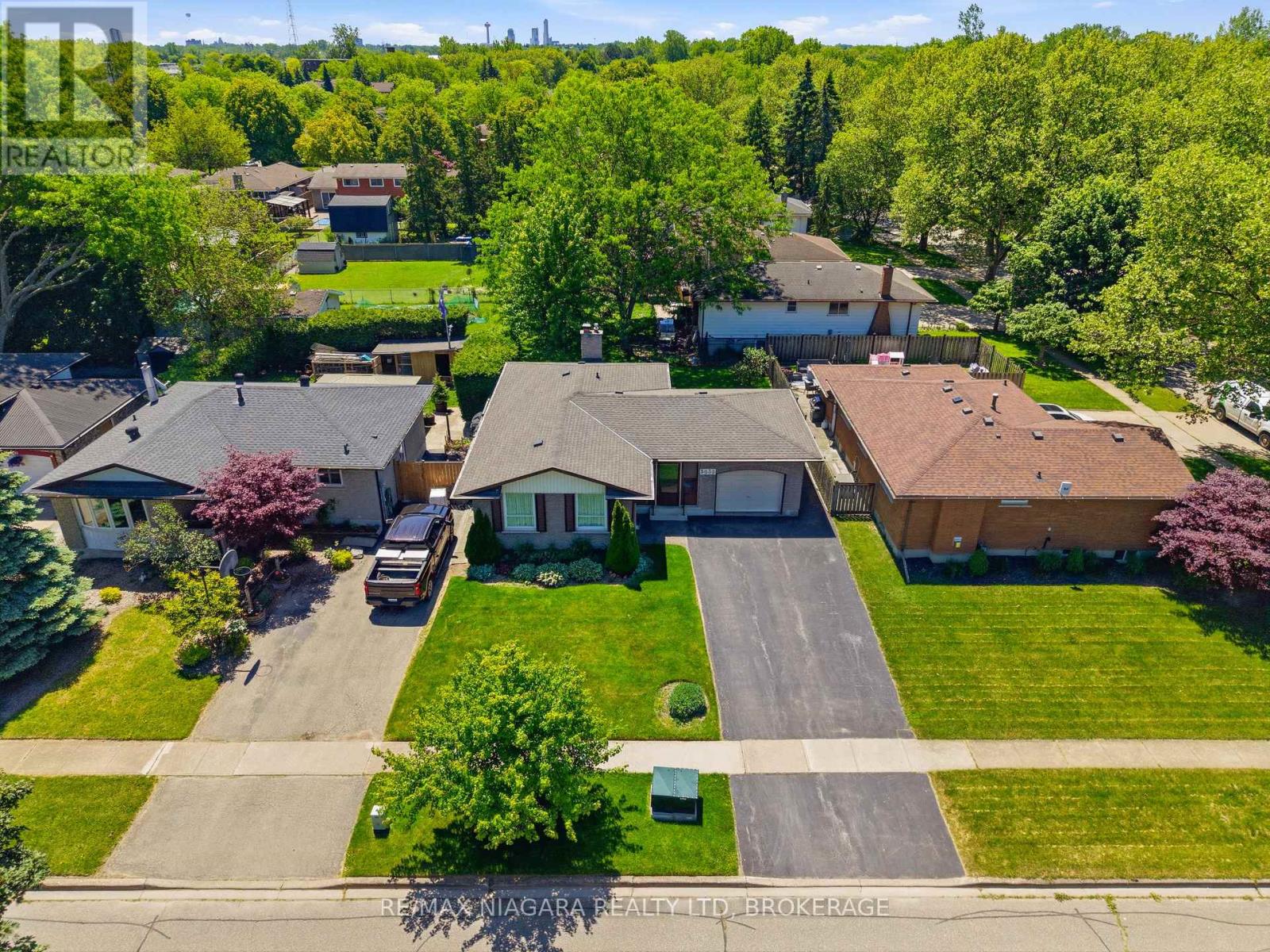 5630 Levine Street, Niagara Falls, Ontario  L2J 3M7 - Photo 11 - X13242360