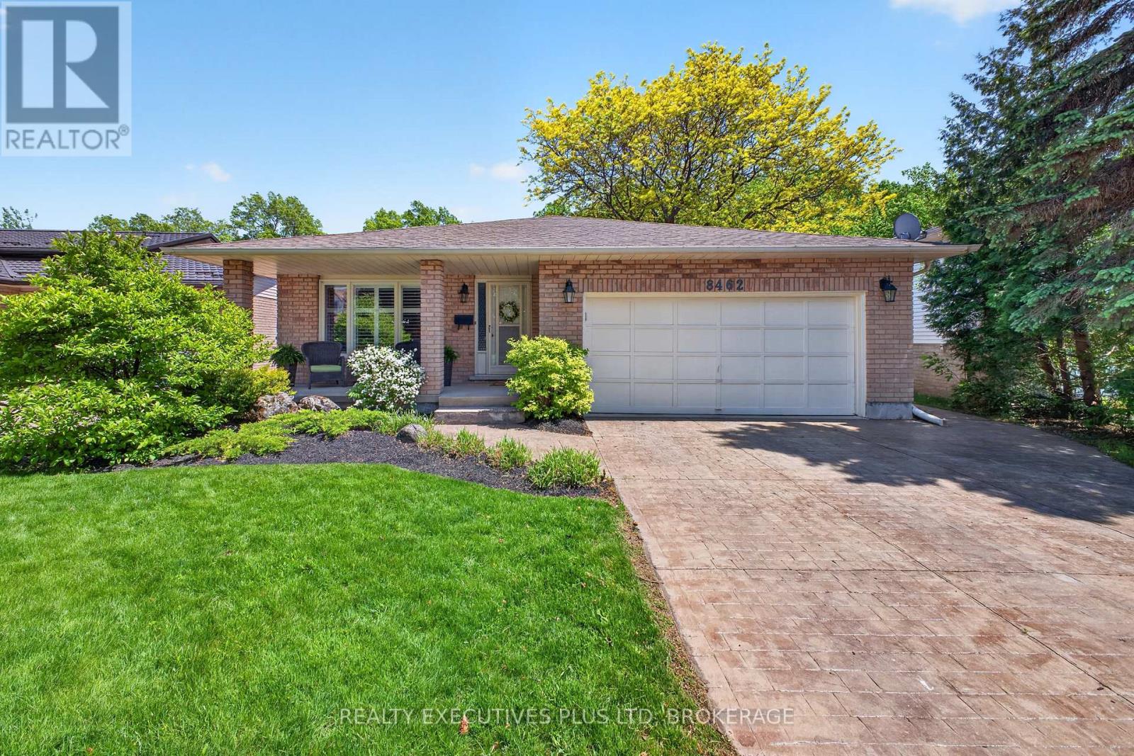 8462 Regan Drive, Niagara Falls, Ontario  L2G 7P7 - Photo 1 - X13242468
