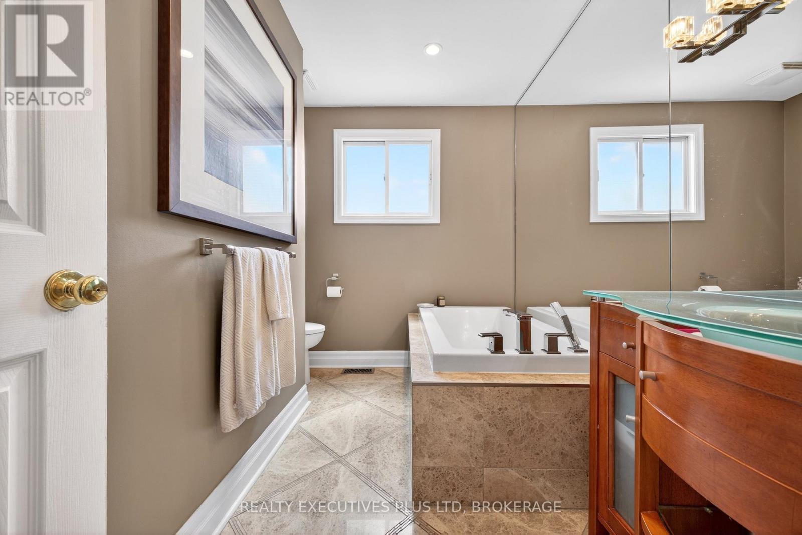 8462 Regan Drive, Niagara Falls, Ontario  L2G 7P7 - Photo 18 - X13242468