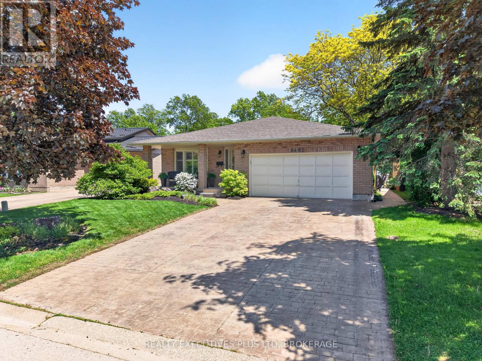 8462 Regan Drive, Niagara Falls, Ontario  L2G 7P7 - Photo 2 - X13242468