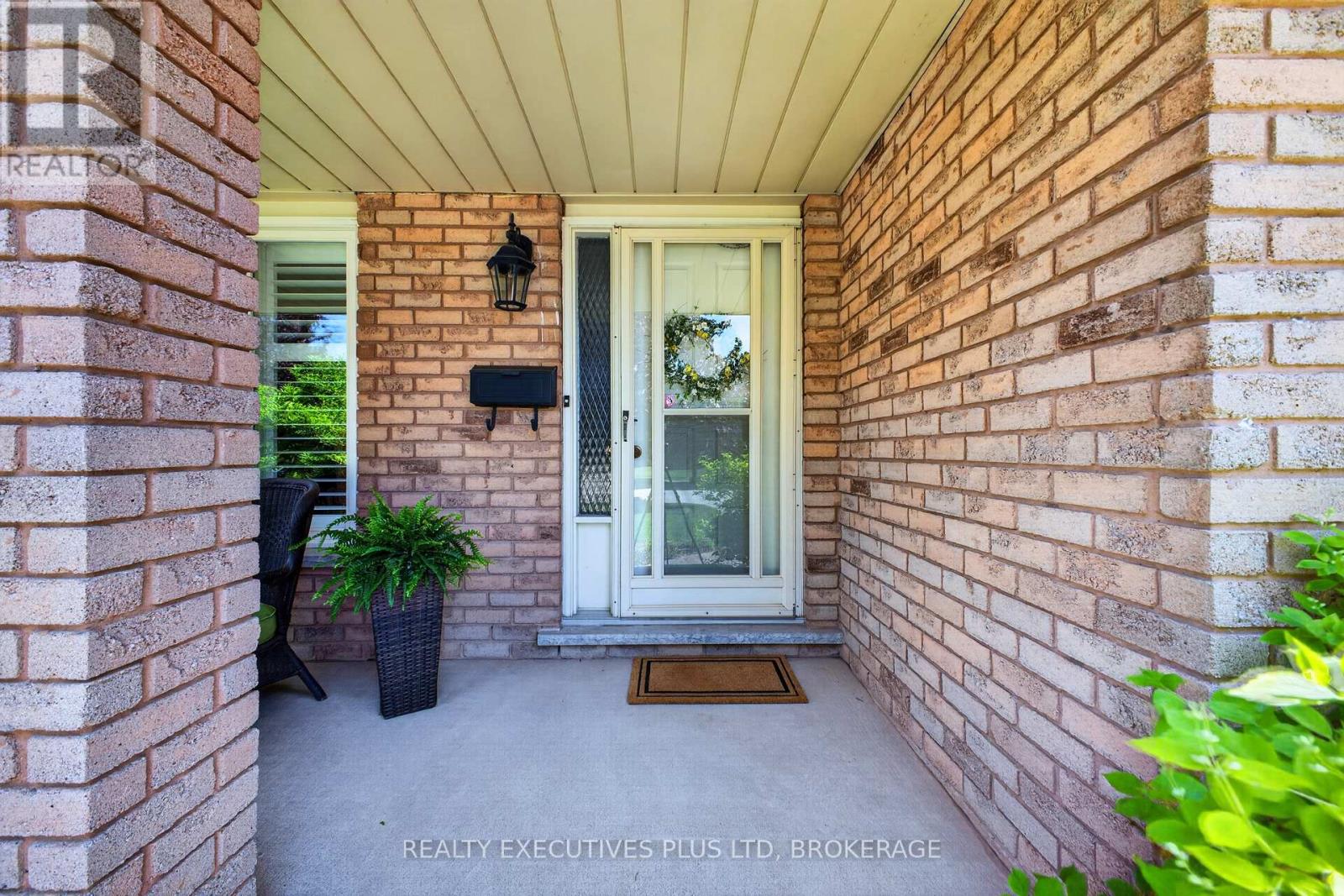 8462 Regan Drive, Niagara Falls, Ontario  L2G 7P7 - Photo 7 - X13242468