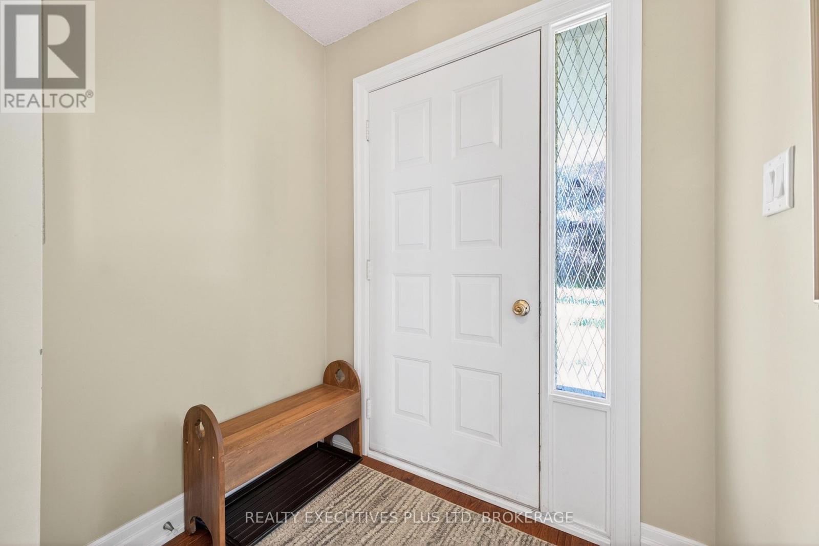 8462 Regan Drive, Niagara Falls, Ontario  L2G 7P7 - Photo 8 - X13242468