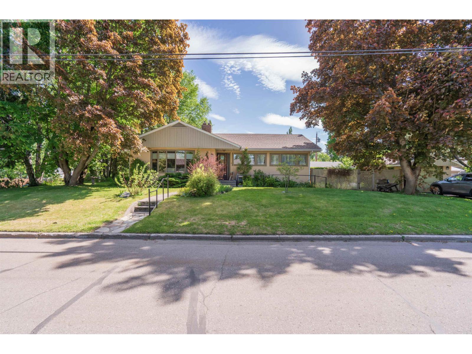 125 15th Avenue, Prince George, British Columbia  V2L 3W3 - Photo 3 - R3132077