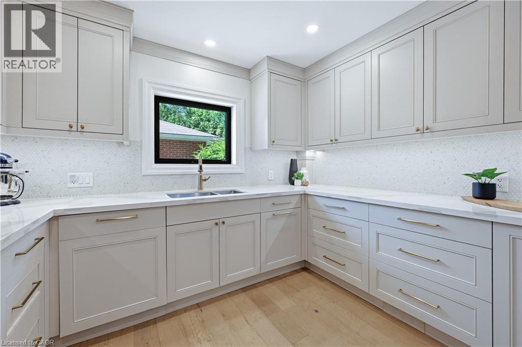 521 Dynes Road, Burlington, Ontario  L7N 2V1 - Photo 11 - 40835345
