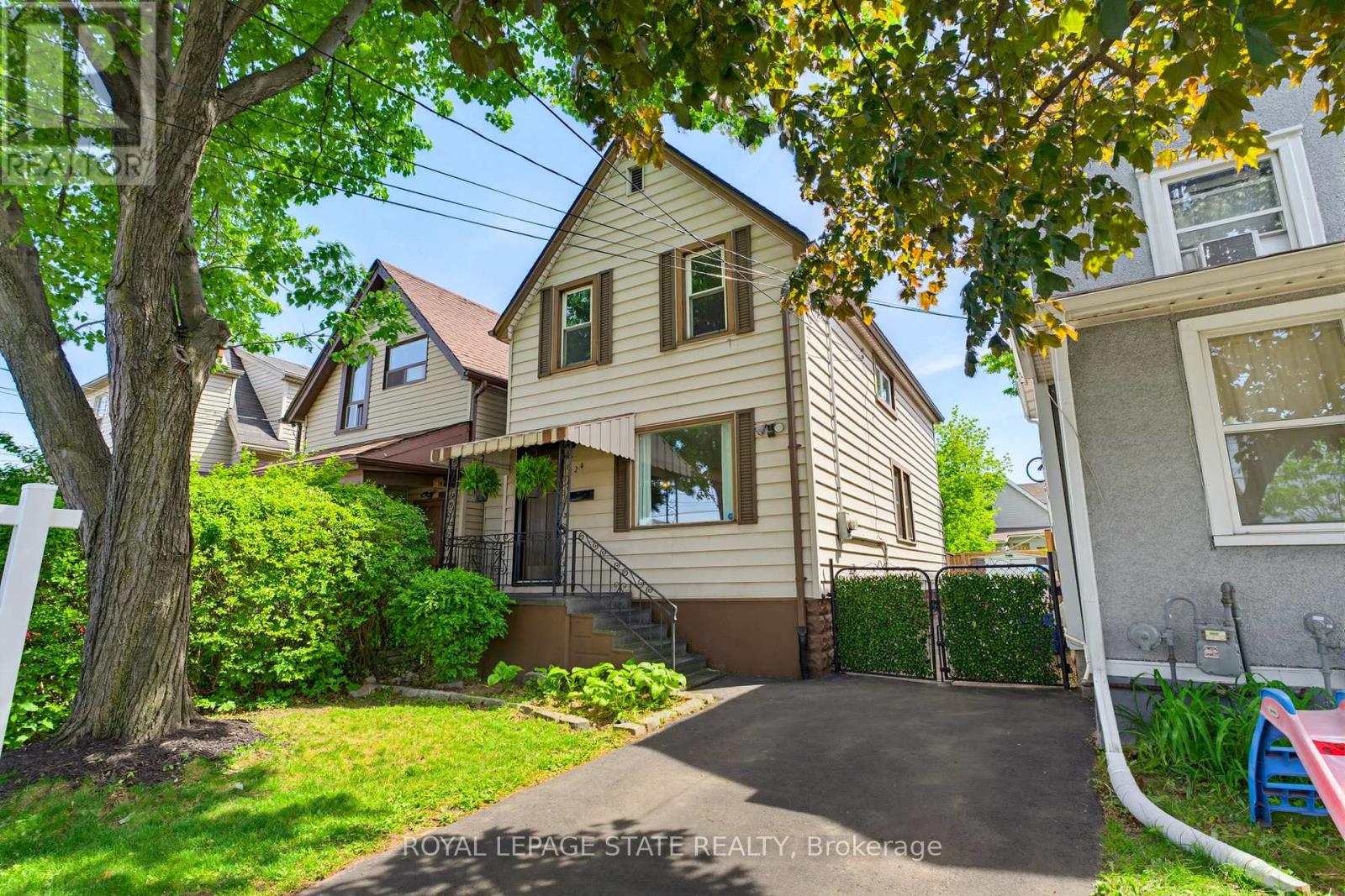 124 Campbell Avenue, Hamilton, Ontario  L8H 2E9 - Photo 2 - X13241996