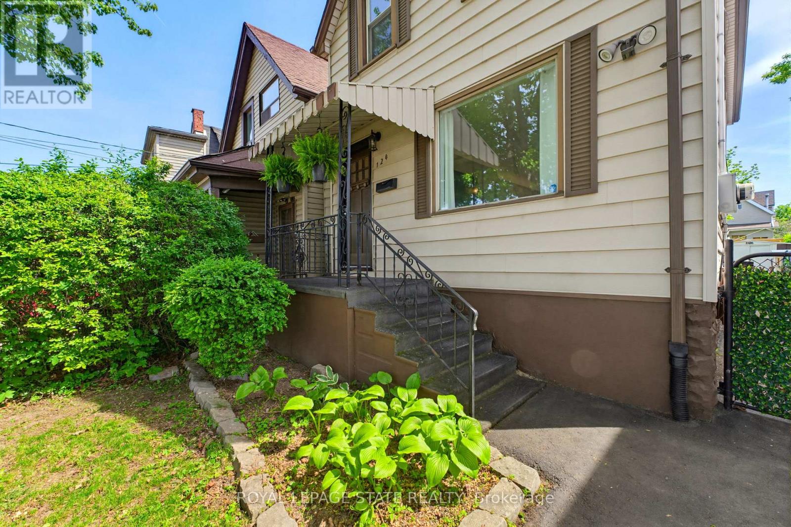 124 Campbell Avenue, Hamilton, Ontario  L8H 2E9 - Photo 3 - X13241996