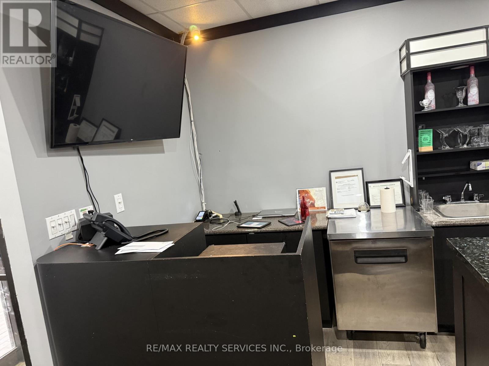411 Dundas Street, Woodstock, Ontario  N4S 1B8 - Photo 9 - X13242044