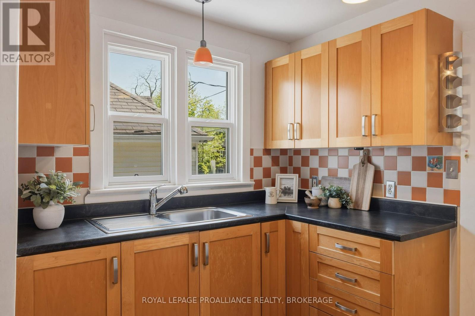 59 Beverley Street, Kingston, Ontario  K7L 3Y5 - Photo 15 - X13242444