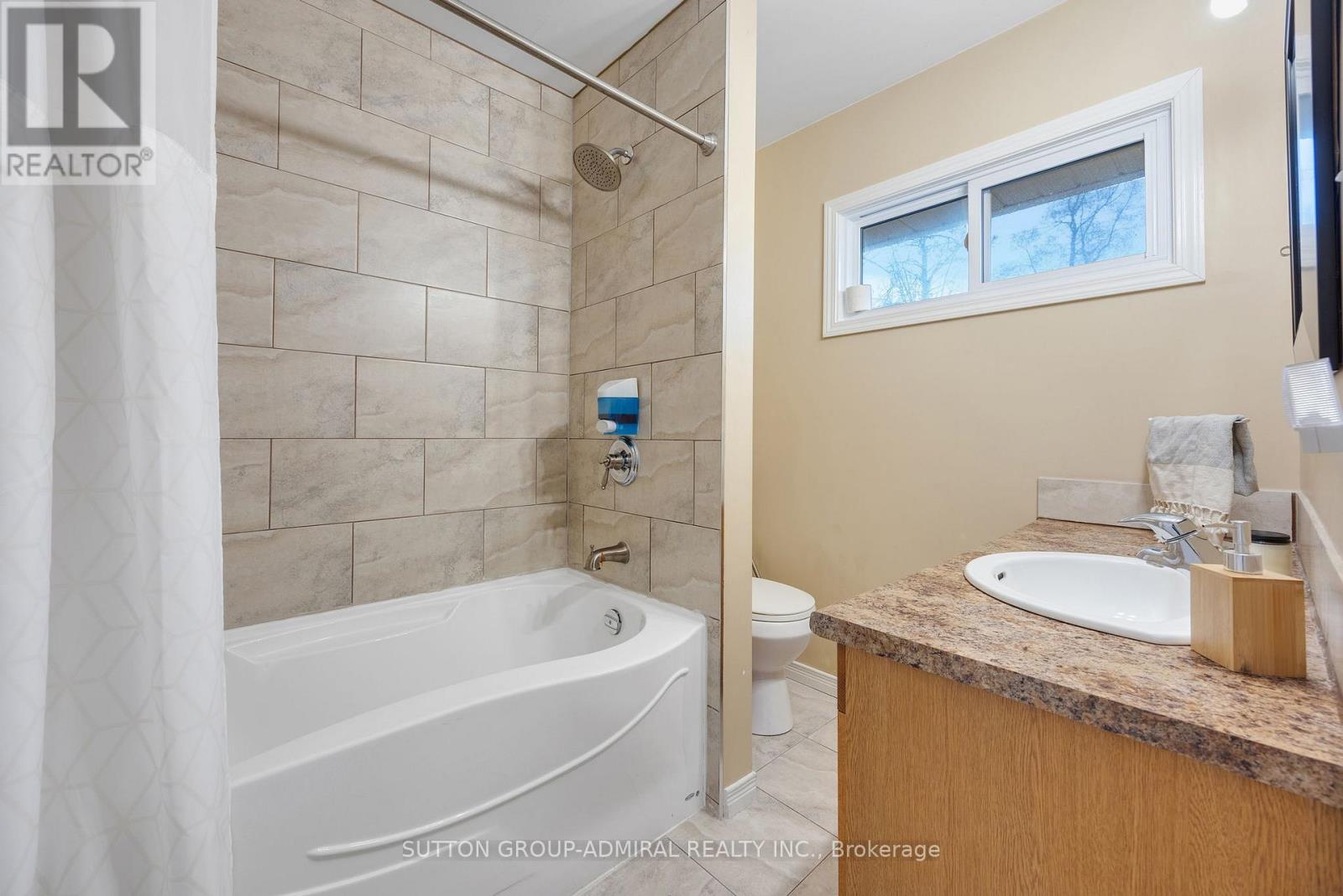 815 Lagoon Drive, Georgina, Ontario  L0E 1S0 - Photo 37 - N12910312