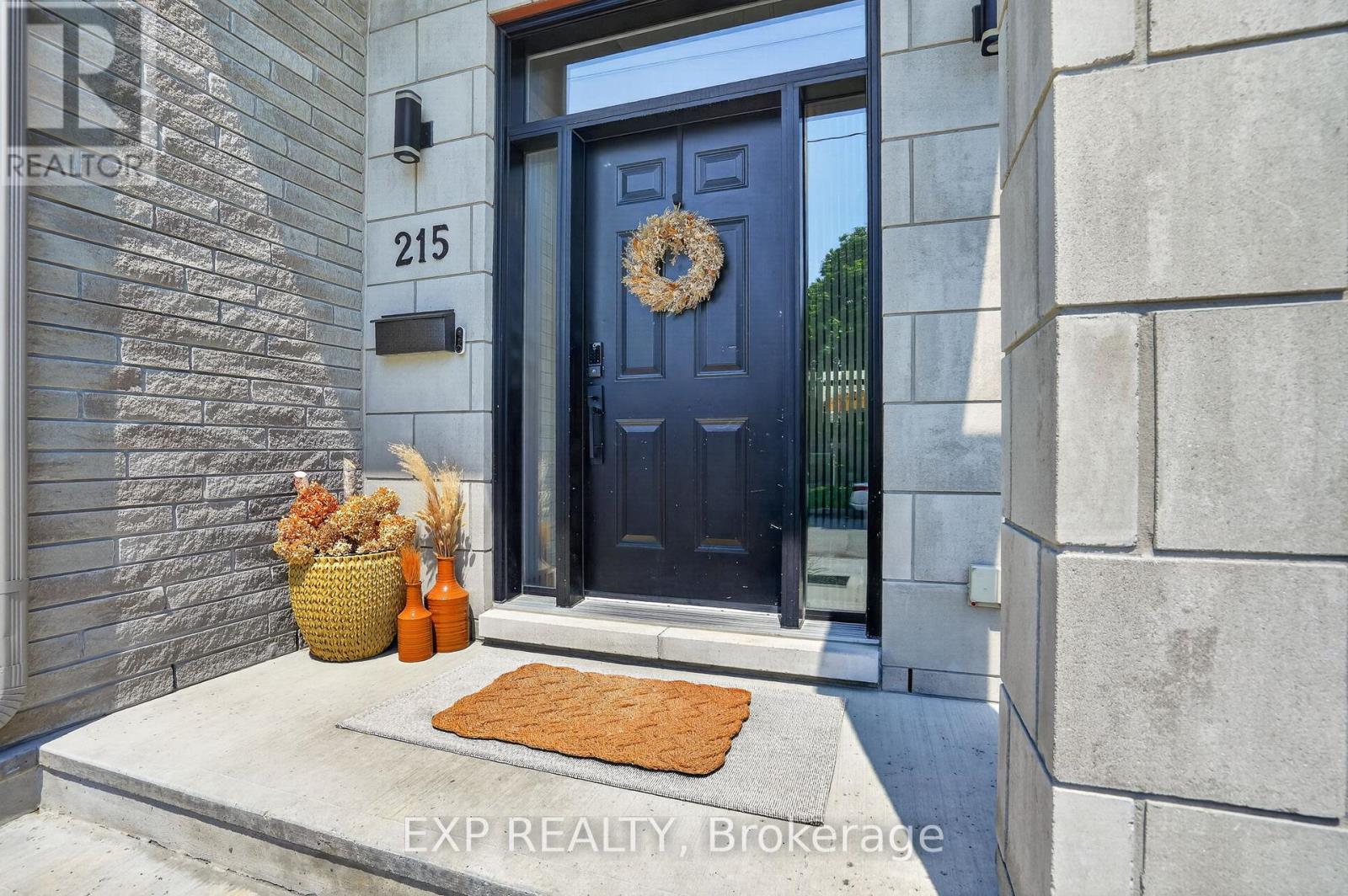 215 Columbus Avenue, Ottawa, Ontario  K1K 1P7 - Photo 3 - X13241764