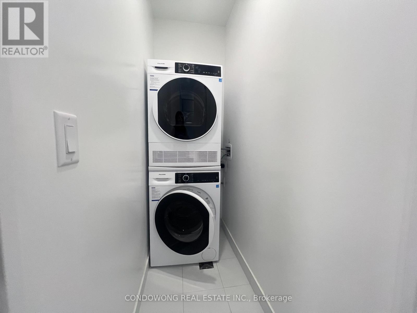 3209 - 180 Front Street E, Toronto, Ontario  M5A 0A9 - Photo 5 - C13242264