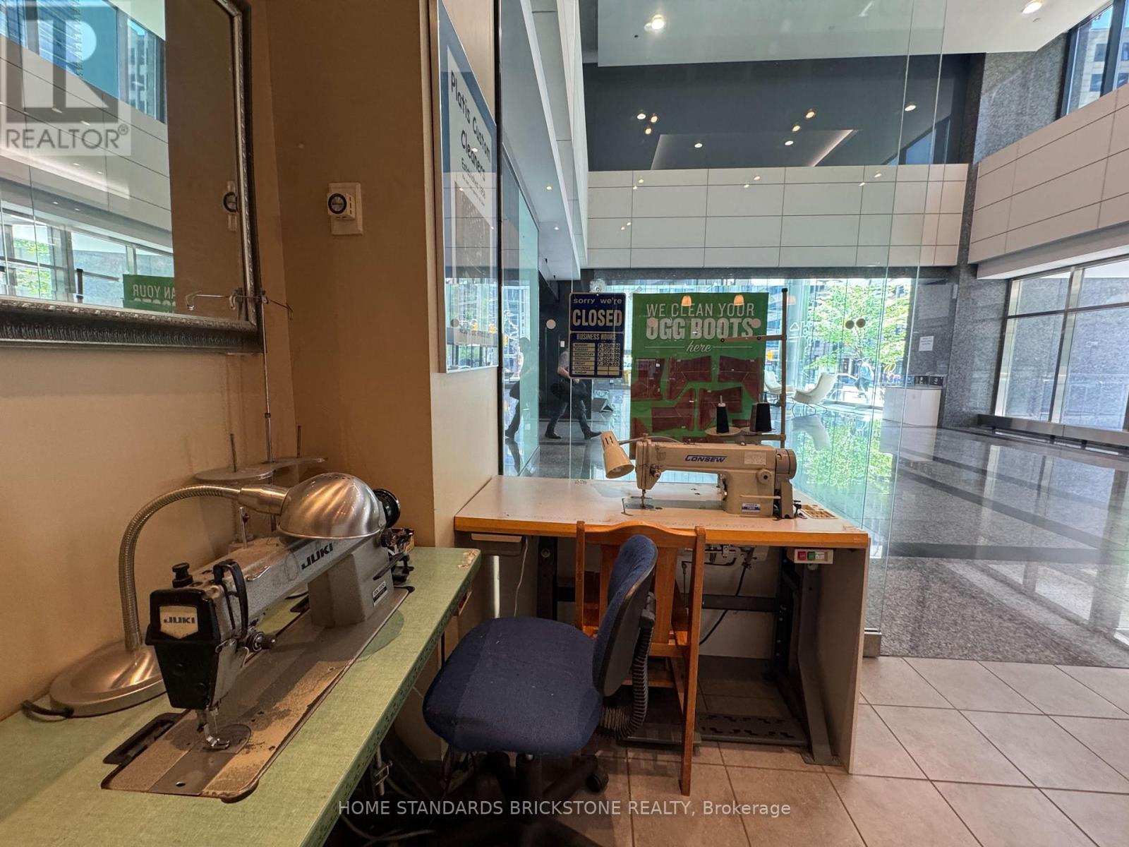 G20 - 181 University Avenue, Toronto, Ontario  M5H 3M7 - Photo 2 - C13242454