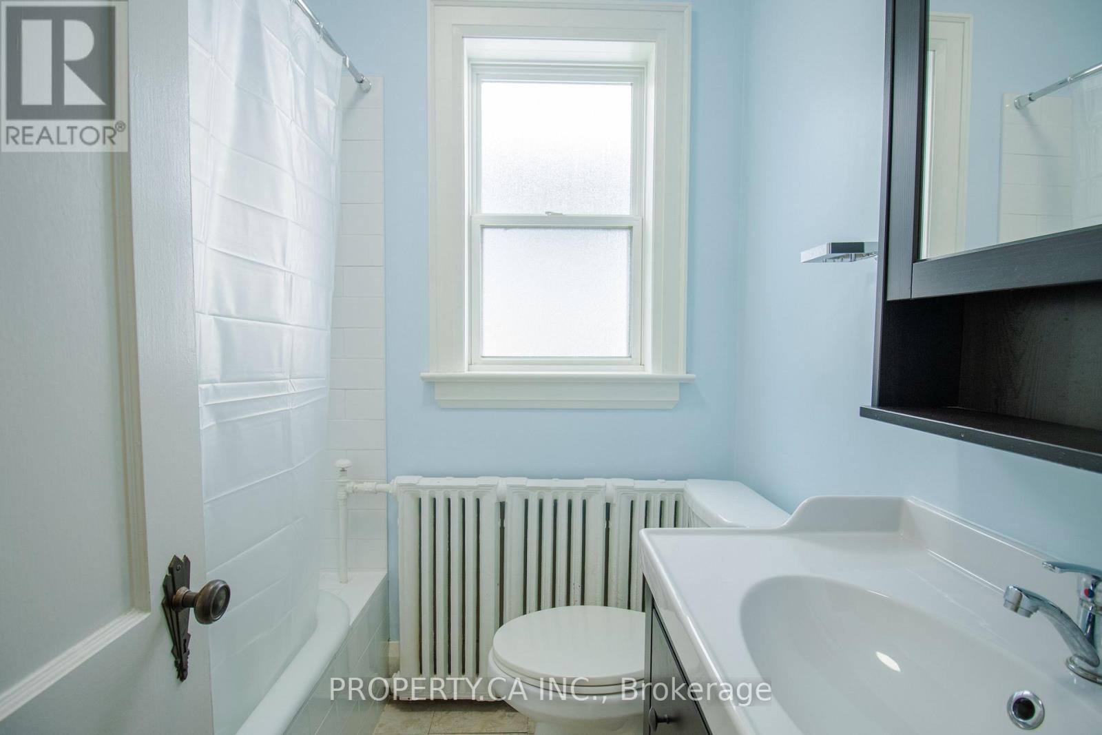 482 Donlands Avenue, Toronto, Ontario  M4J 3S6 - Photo 18 - E13242394