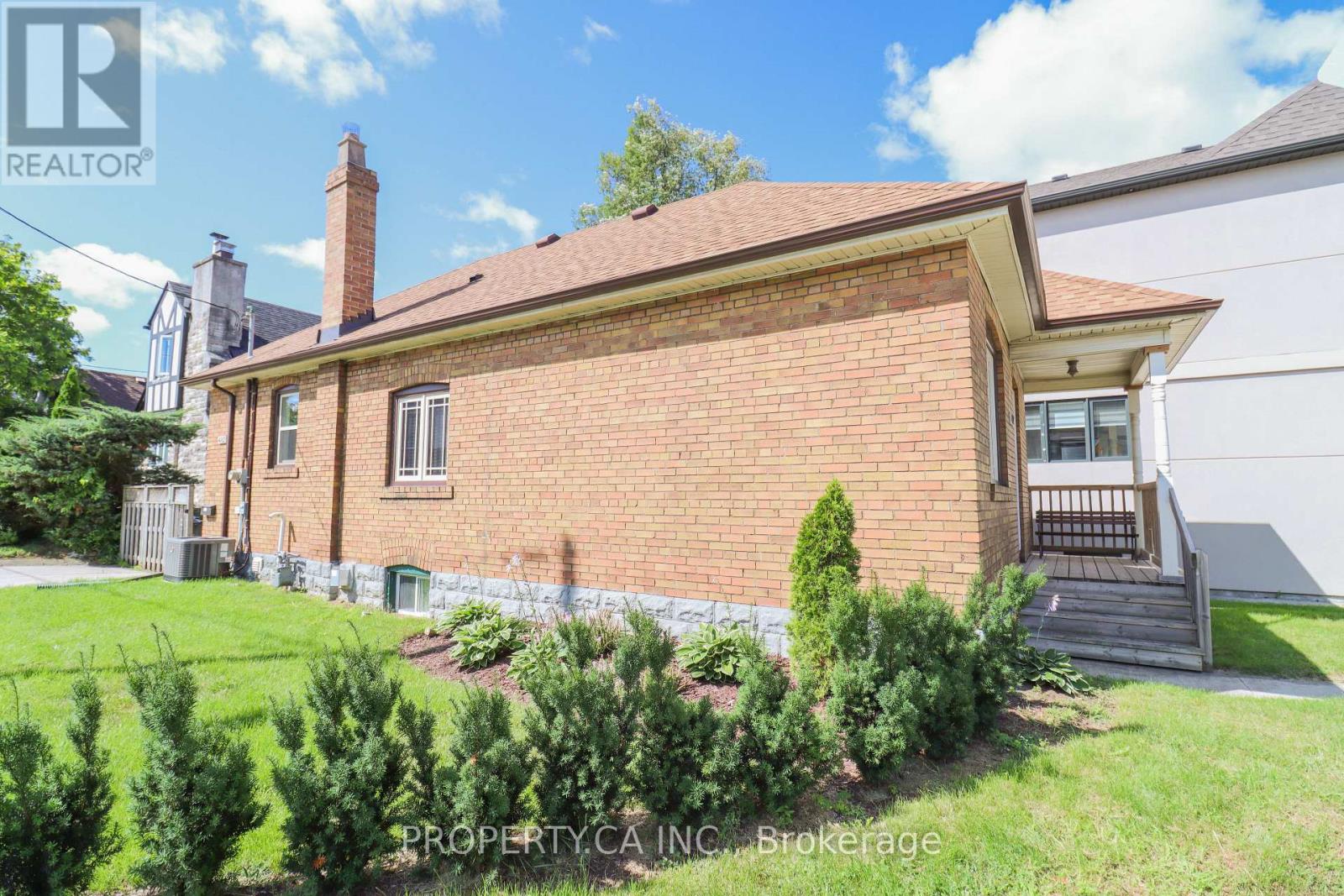 482 Donlands Avenue, Toronto, Ontario  M4J 3S6 - Photo 2 - E13242394