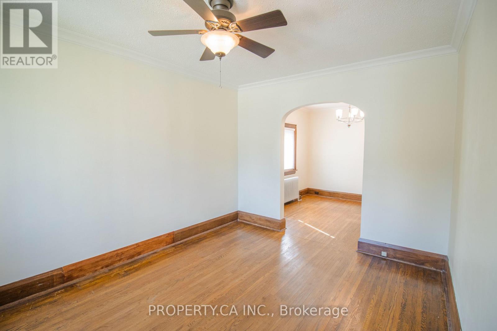 482 Donlands Avenue, Toronto, Ontario  M4J 3S6 - Photo 7 - E13242394
